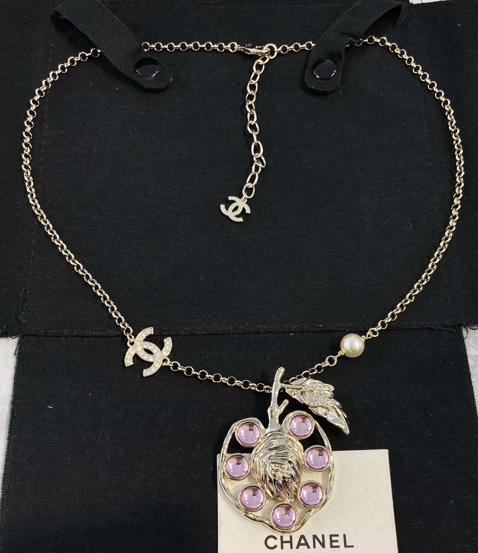 【XX0875】 【Collar de hojas de diamante rosa edición limitada del taller de Chan@el】