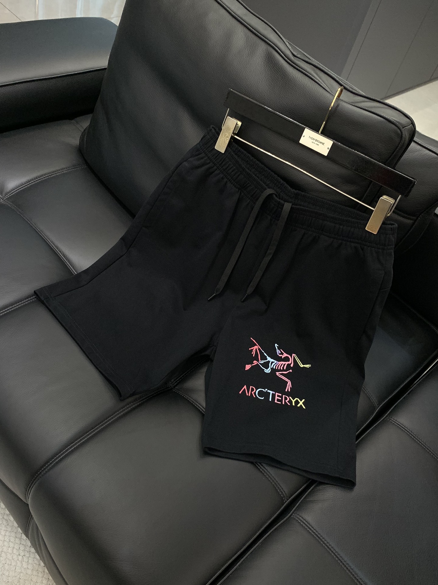 Arcteryx P950 T-Shirts: Stylish, Expensive, and Elegant Summer 2025 Collection - 图片 3