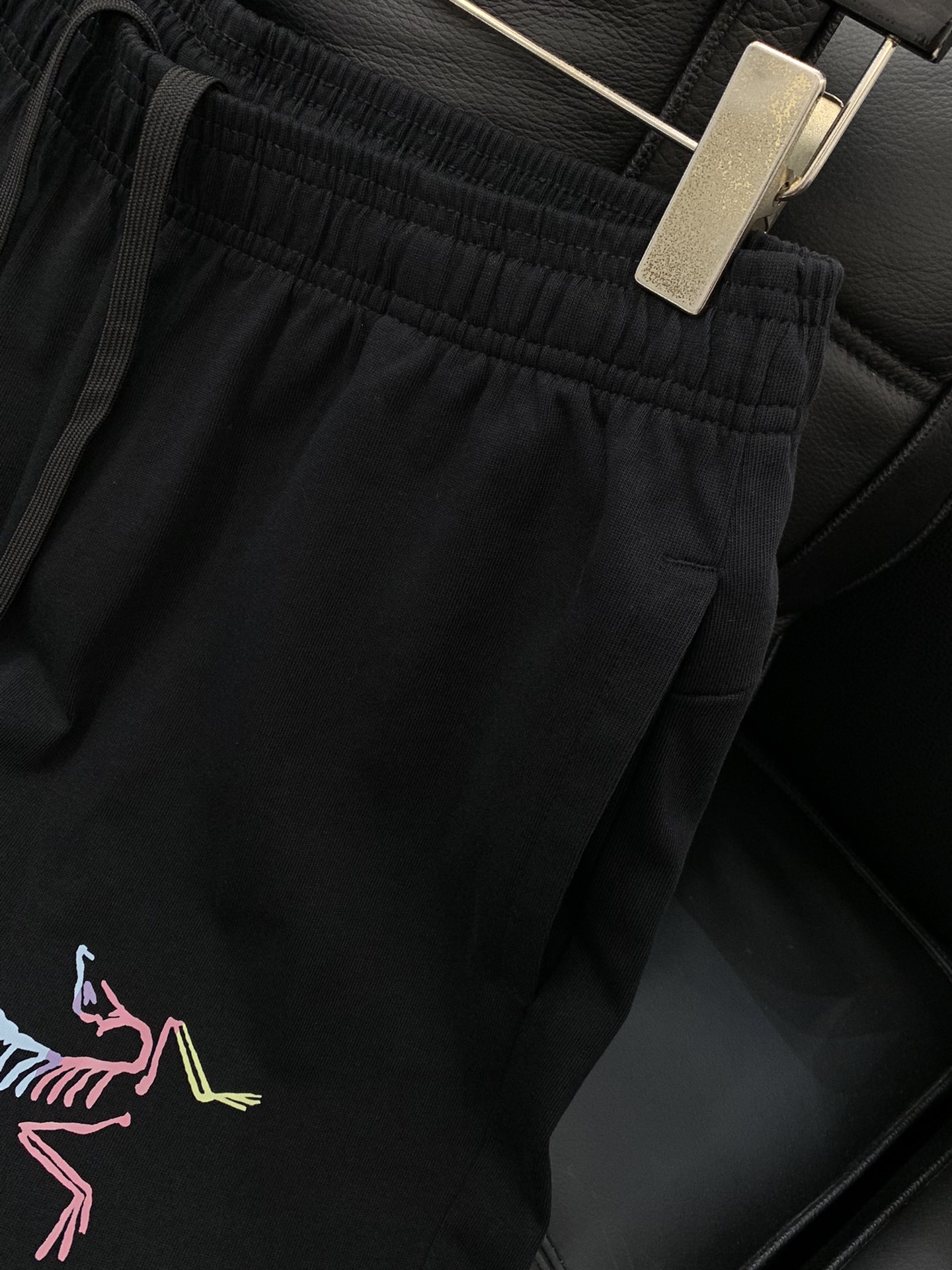 Arcteryx P950 T-Shirts: Stylish, Expensive, and Elegant Summer 2025 Collection - 图片 5