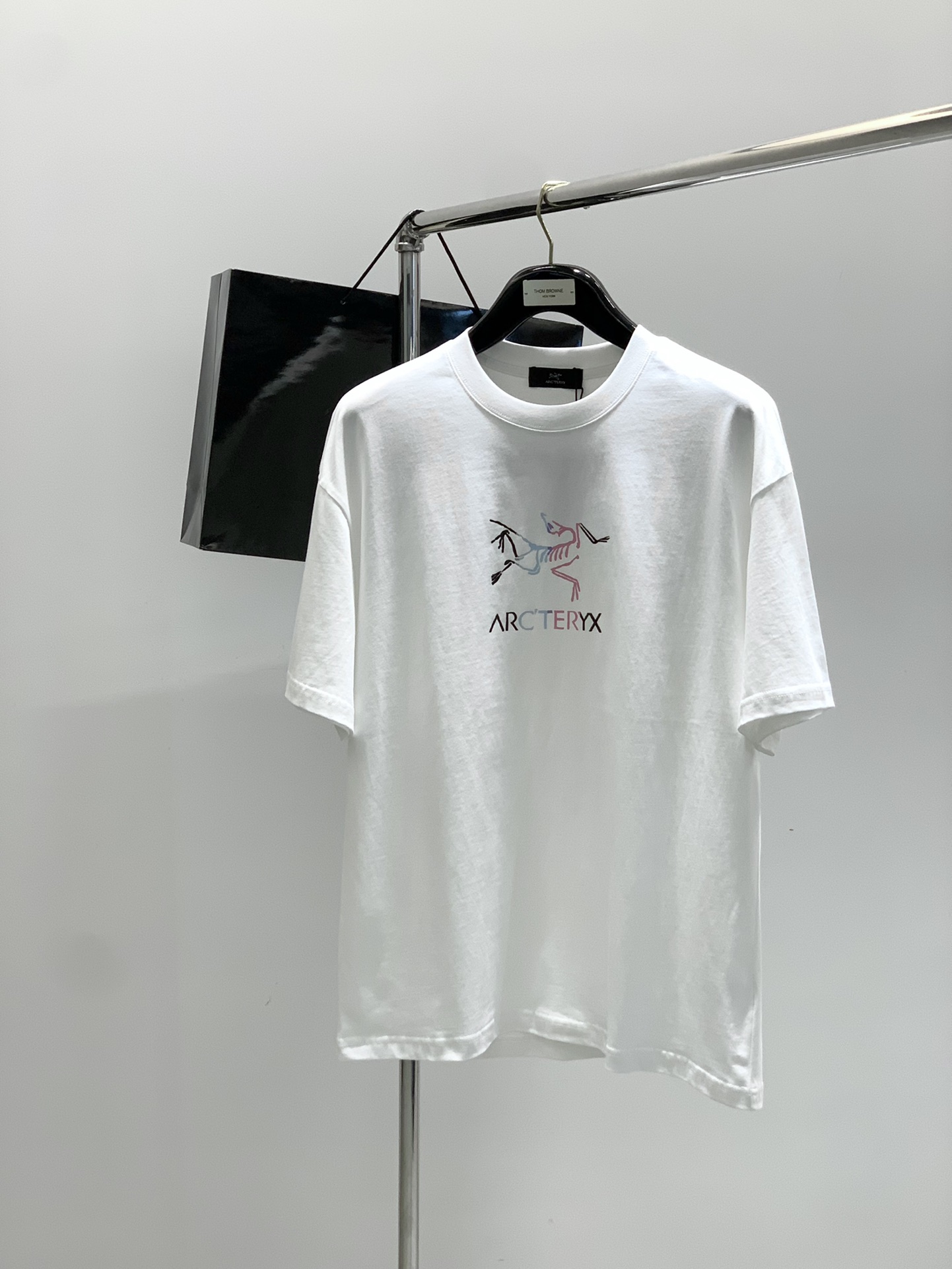Arcteryx P950 Summer T-Shirts: Stylish, Expensive, and Elegant Fashioner’s Choice - 图片 1