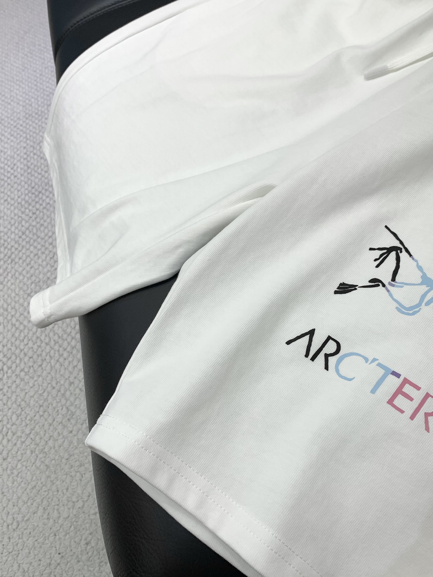 Arcteryx P950 T-Shirts: 2025 Summer Collection, Stylish, Elegant, Imported Fabrics, Limited Edition - 图片 8