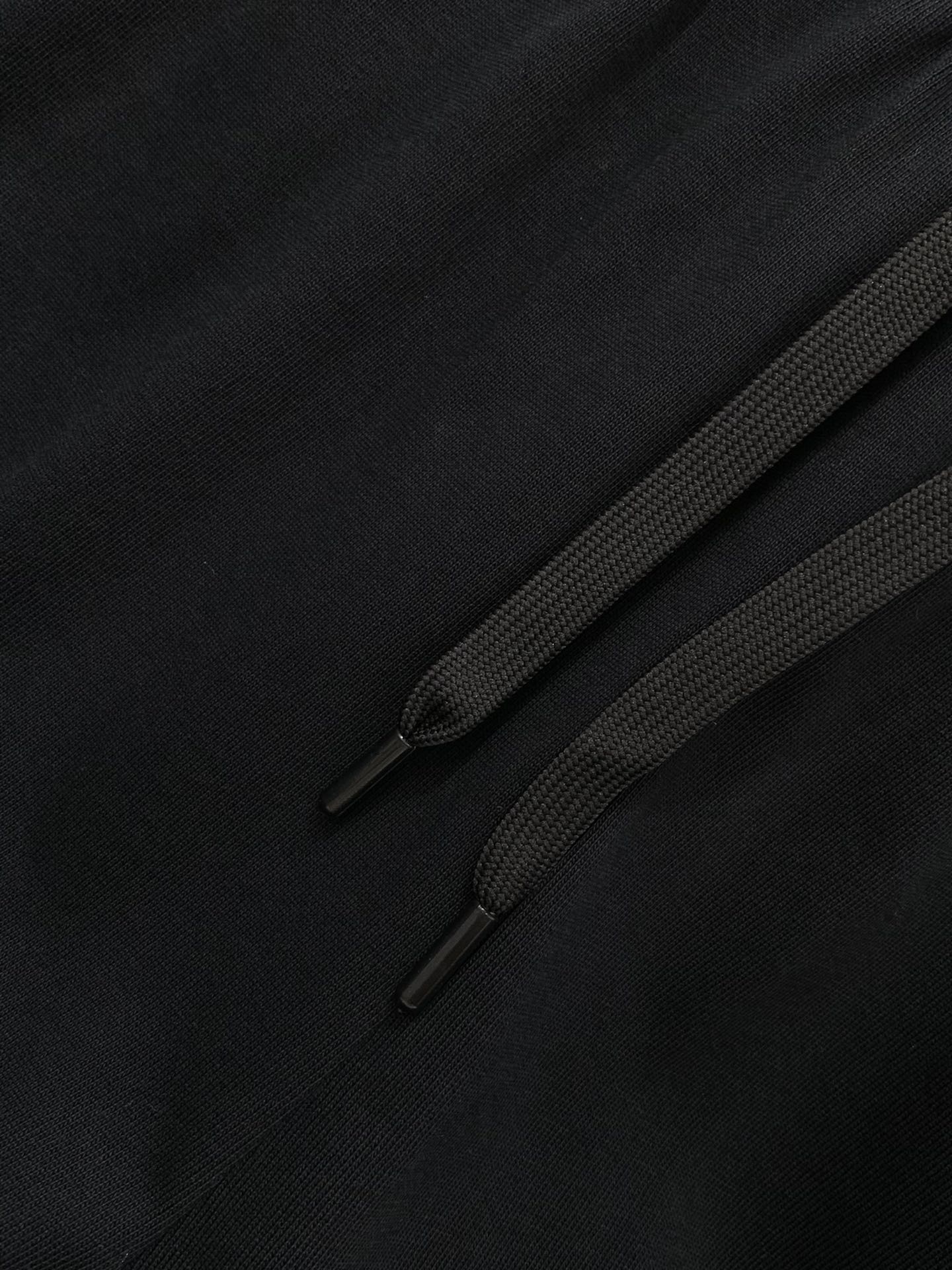 “Top-notch Maison Margiela Magira T-shirt Suit for Summer 2025 – Comfortable, Stylish, and High-Quality!” - 图片 7