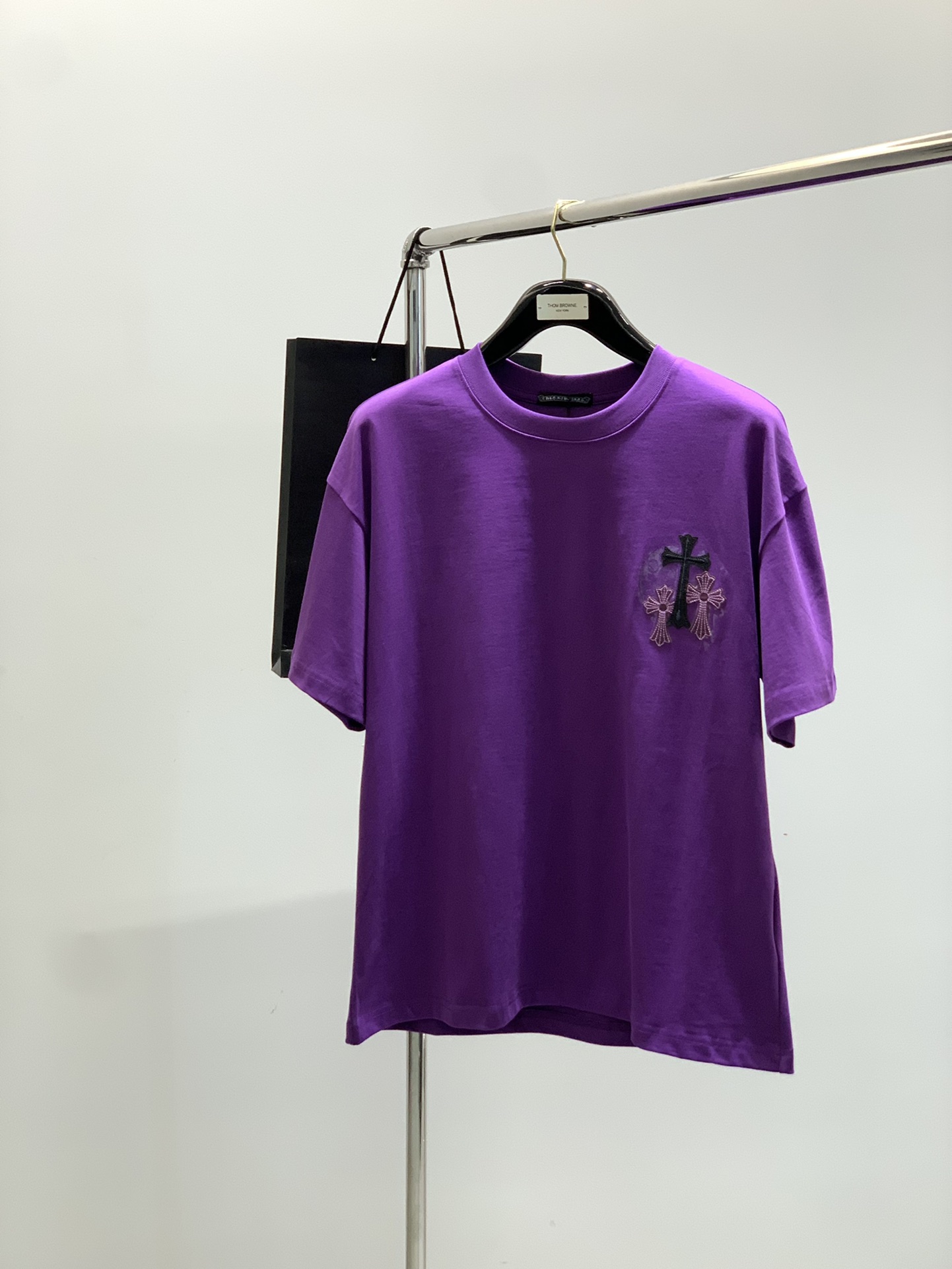 NO:460196,,Chrome Hearts, new summer products, special counters are available at the same time, original singles, fashionable and casual round neck short-sleeved T-shirt, using imported original fabric, top-grade embroidery craft letter pattern logo, unique design, counters are selling, fashionable and handsome upper body, S-XXL, chrome hearts, chrome hearts, T-shirt, tees, t-shirt, alexander wang19860909,Chrome Hearts 克罗心,夏季新品,专柜同步有售,原单狠货,时尚休闲圆领短袖T恤,采用进口原版面料,顶级刺绣工艺字母图案logo,独特设计,专柜卖相,上身时尚帅气,码数S-XXL,,chrome hearts,chrome hearts,T-shirt,tees，t-shirt,alexander wang,Men's clothing