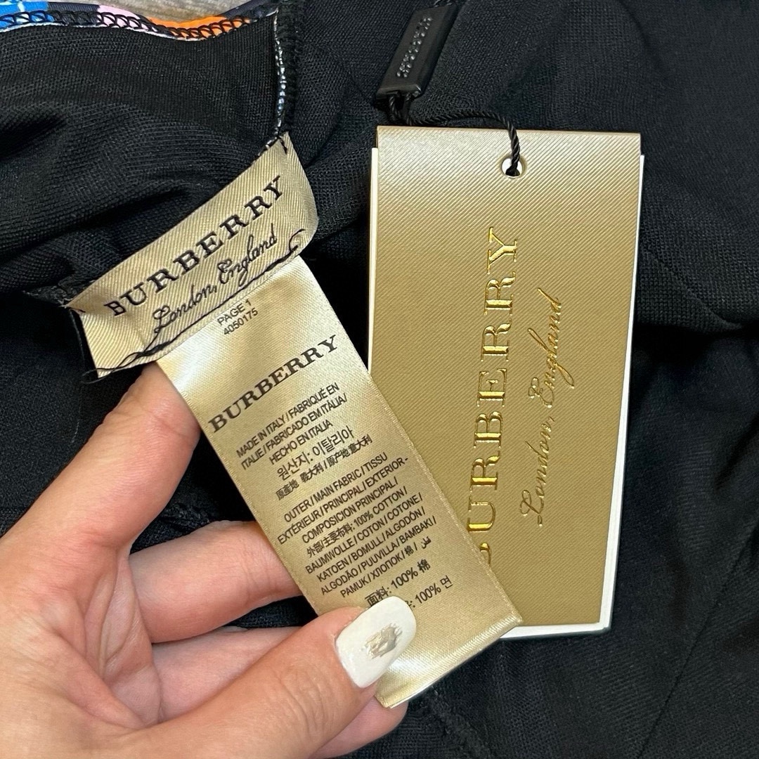 🆕
Dior迪奥新款连体泳衣  😍🥰适合多种场景的游泳衣🏊‍♀️海边 游泳池 温泉 水上乐园 漂流都可