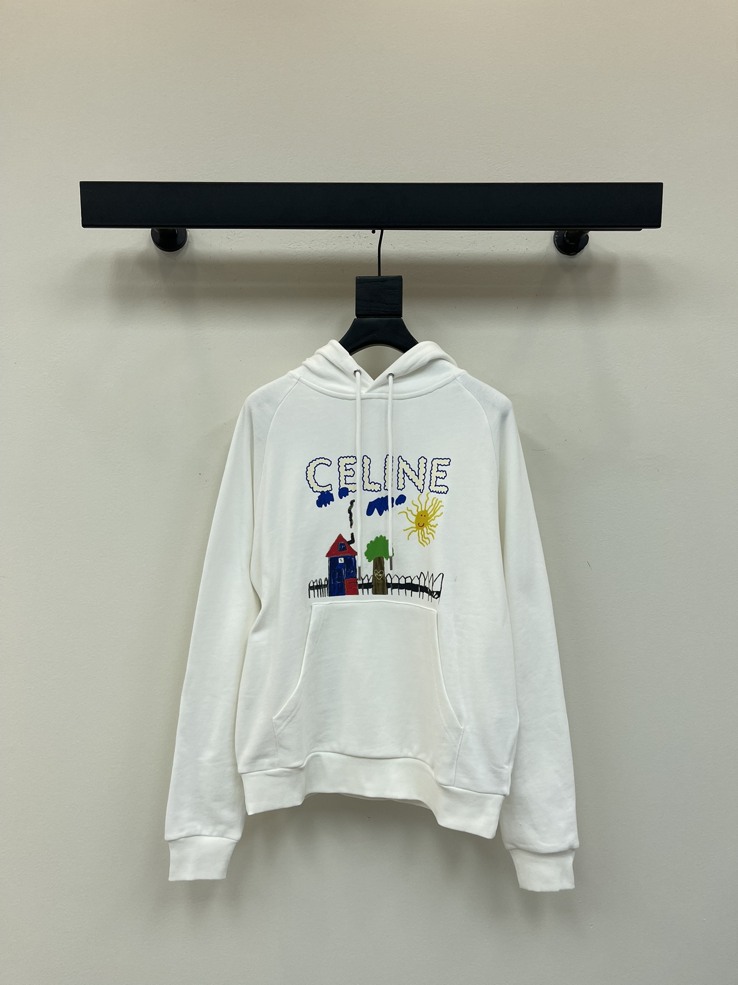 NO:450692,Celin*25 early autumn new small house children's fun printed hooded sweatshirt丨Exclusive yb development!  High-end production!  He was cured by this hooded sweatshirt!  Children's funny graffiti is on it, as if you wear sunshine and a cottage on your body, your vitality is refreshing and old. It is equipped with metal rope end. Large front pocket bag. Threaded cuff trim. The back terry cotton is delicate and comfortable. It is a soft and fleshy close body that is not dry at all. The workmanship is really amazing. Fashion items that cannot be refused~ Identify my version SML, celine, hoodie, sweatshirts, hats, alexander wang19860909Celin*25早秋新款小房子童趣印花连帽卫衣丨独家yb开发！高版出品！被这件连帽卫衣治愈了！童趣涂鸦跃然其上,仿佛把阳光、小屋穿在身上,元气又减龄 配有金属绳端 大号正面兜袋 螺纹袖口饰边,后毛圈棉质细腻舒适感,是柔软又有肉感的贴身一点都不干涩,做工真的超级赞 无法拒绝的时尚单品～认准我家版本 SML,,celine,hoodie,sweatshirts,hats,alexander wang,Women's clothing