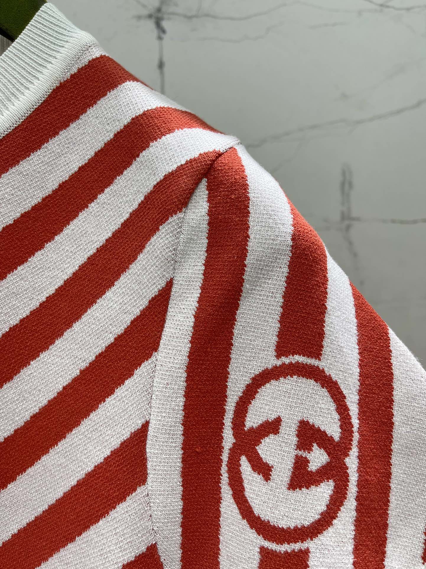 Gucc* Spring/Summer 2025 Women’s Suit: Classic Double-G Stripe Design - 图片 5