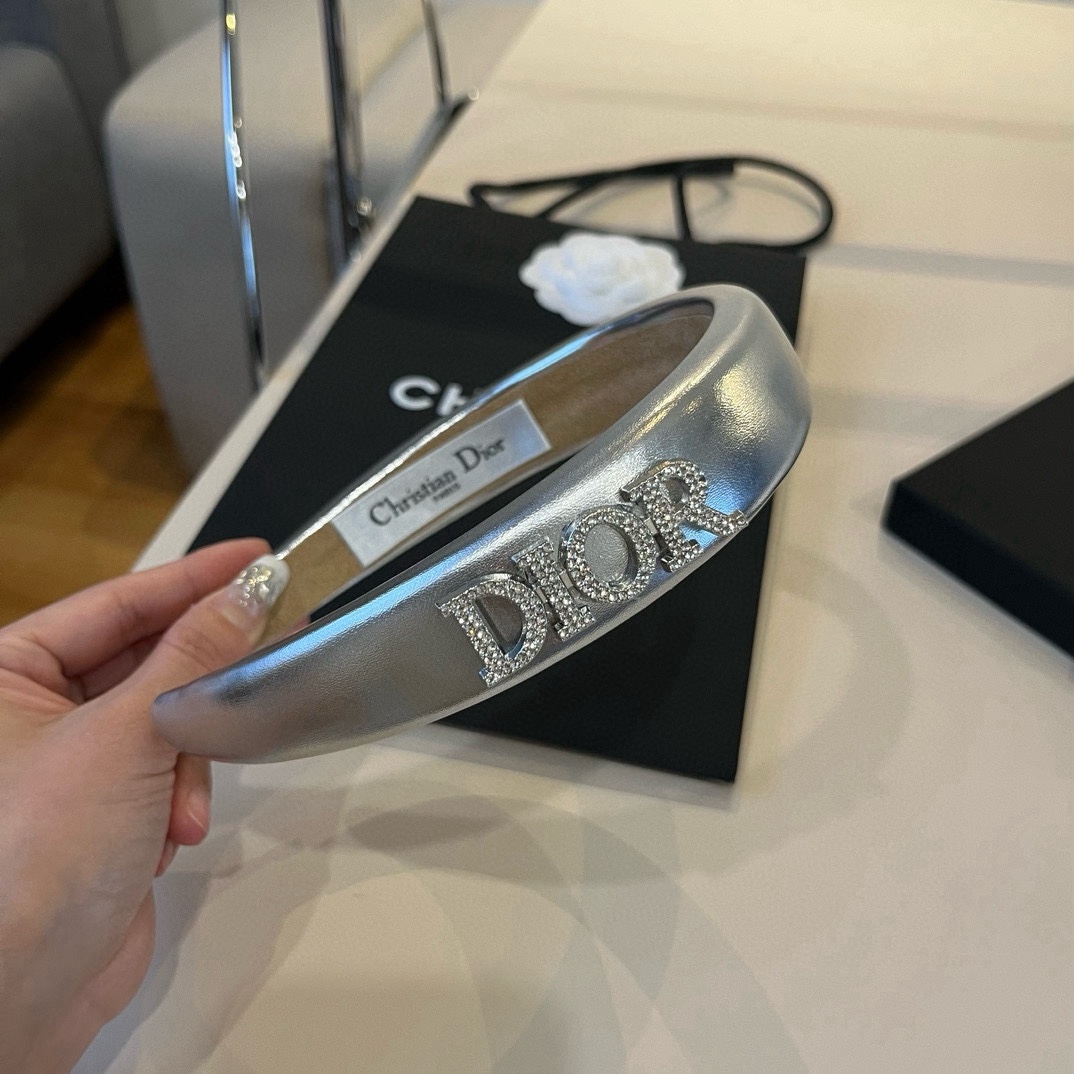 🆕

Dior迪奥新款发箍
