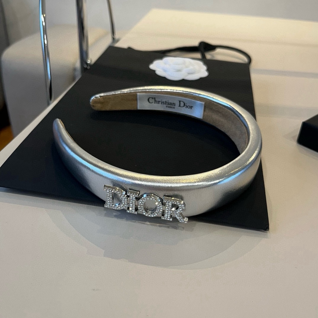 🆕

Dior迪奥新款发箍