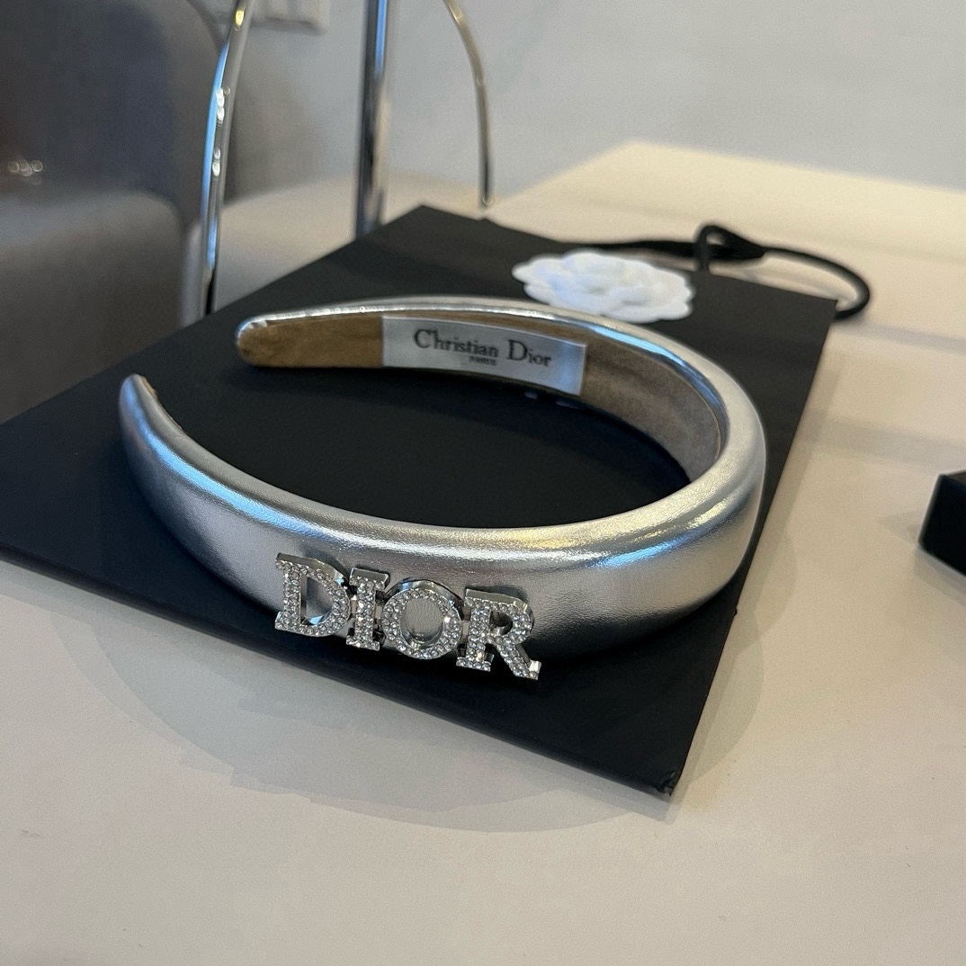 🆕

Dior迪奥新款发箍