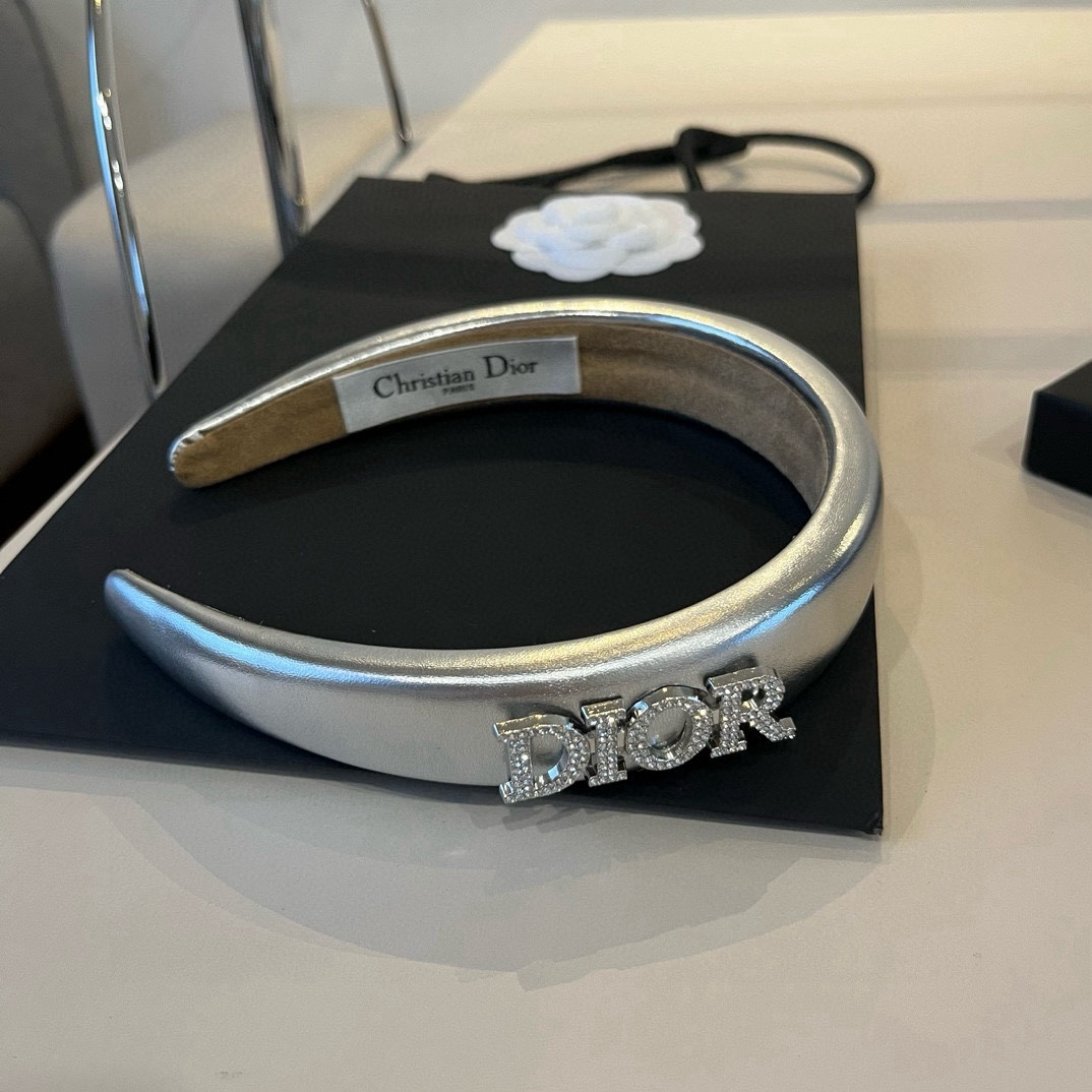 🆕

Dior迪奥新款发箍