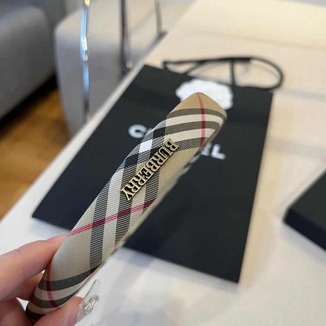 🆕

Burberry巴宝莉新款发箍