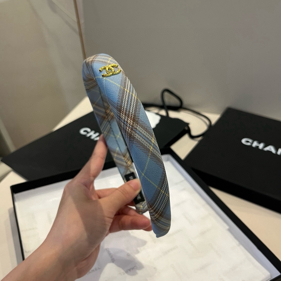 🆕

Chanel香奈儿发箍 经典小香头箍