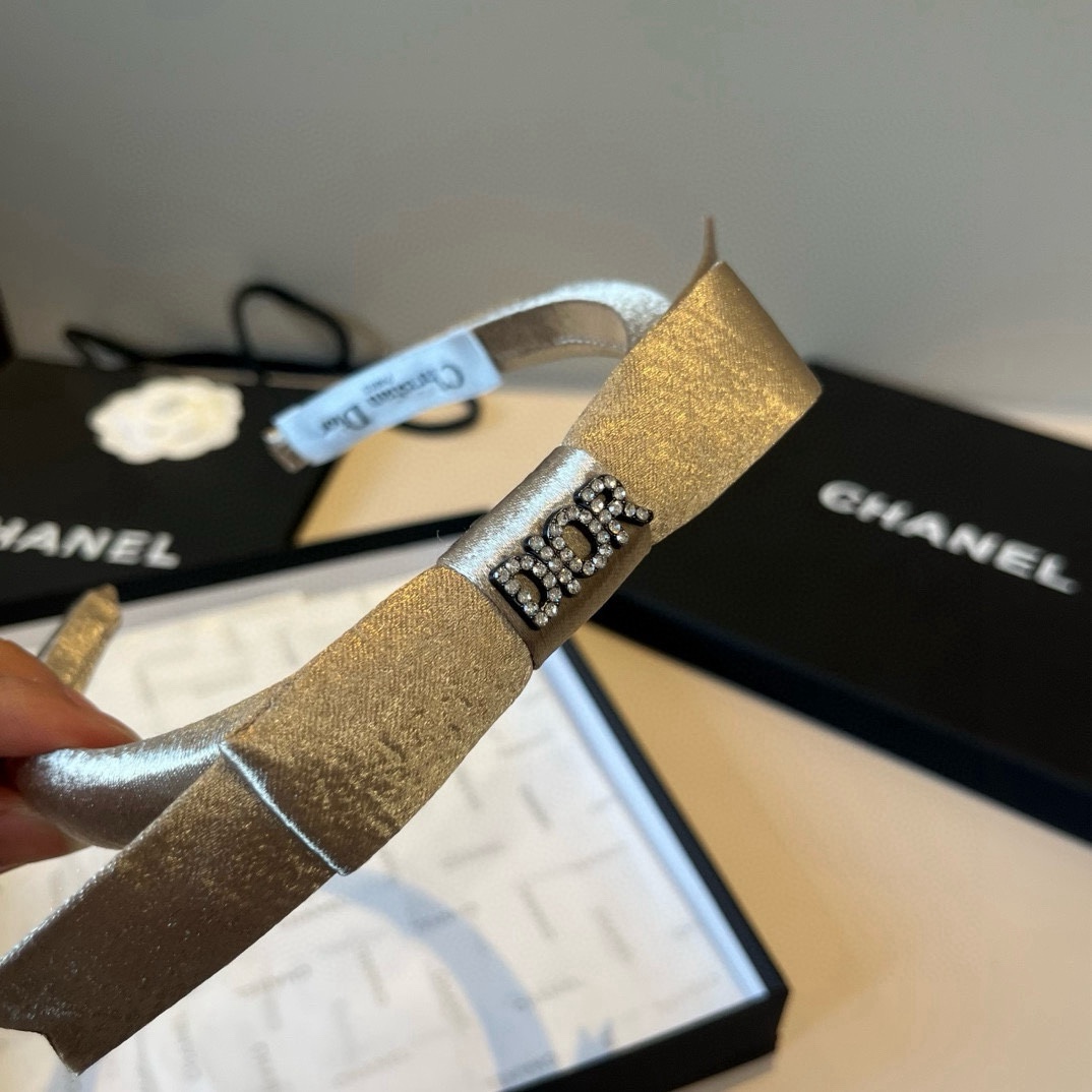 🆕

Dior迪奥新款发箍