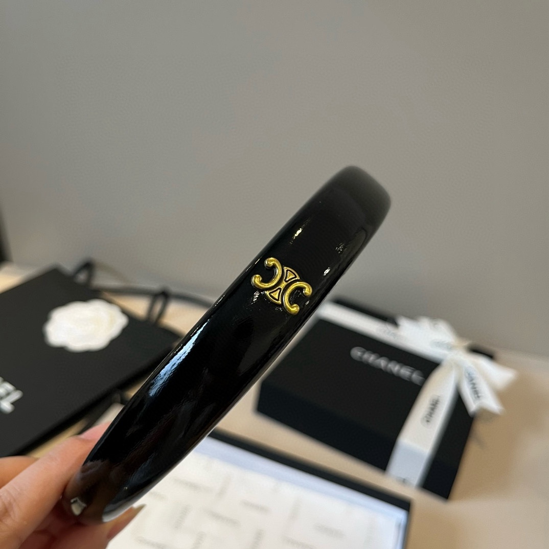 🆕

Celine赛琳新款发箍