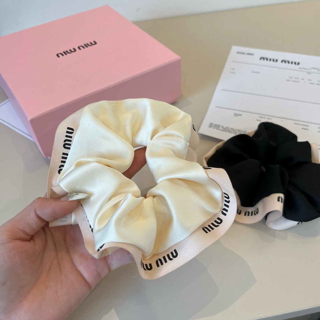 🆕

miumiu缪缪新款发圈