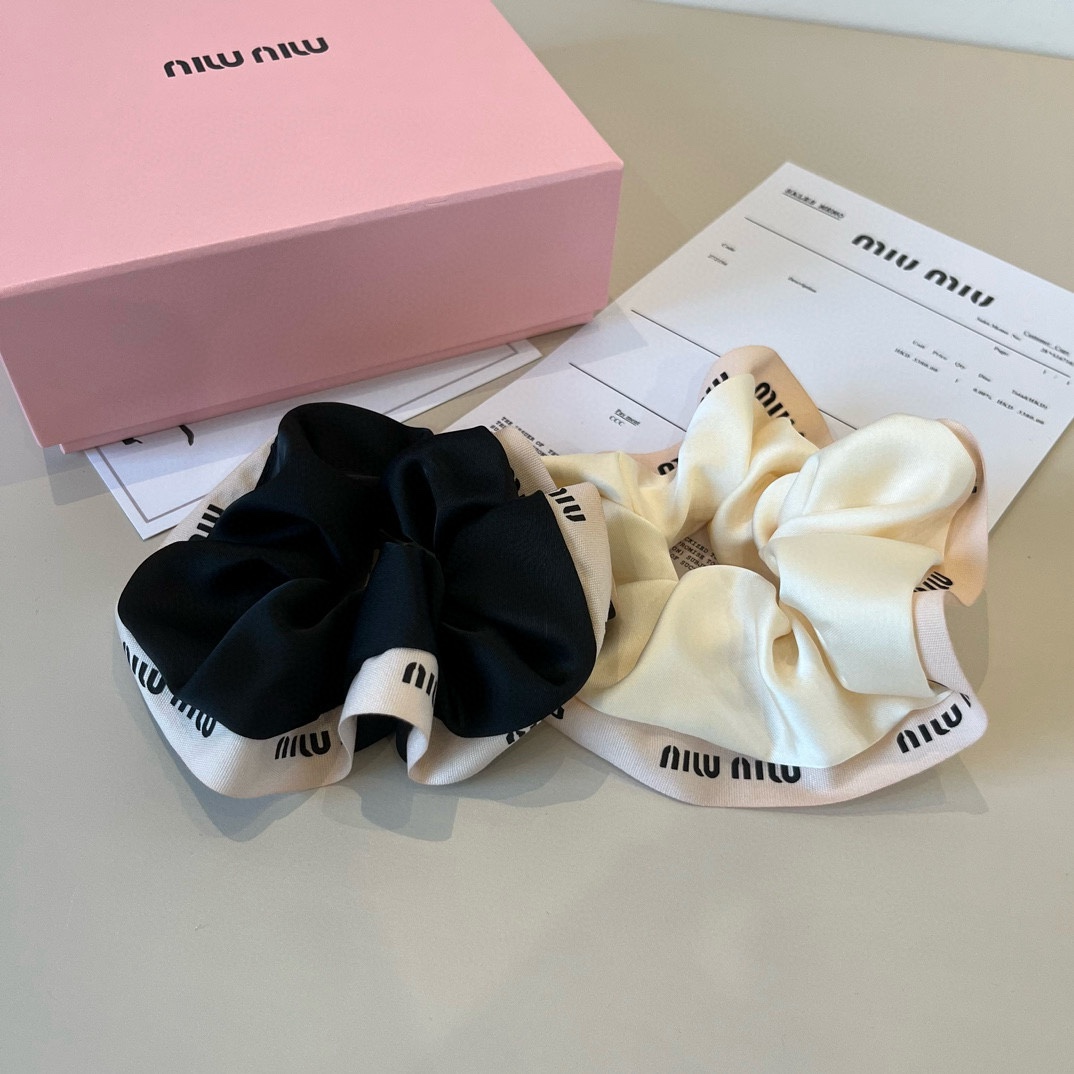 🆕

miumiu缪缪新款发圈