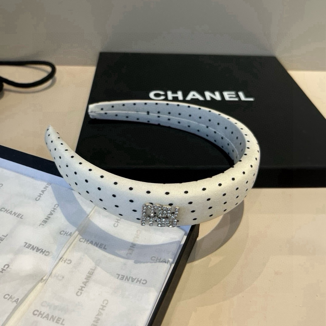 🆕

miumiu缪缪新款发箍