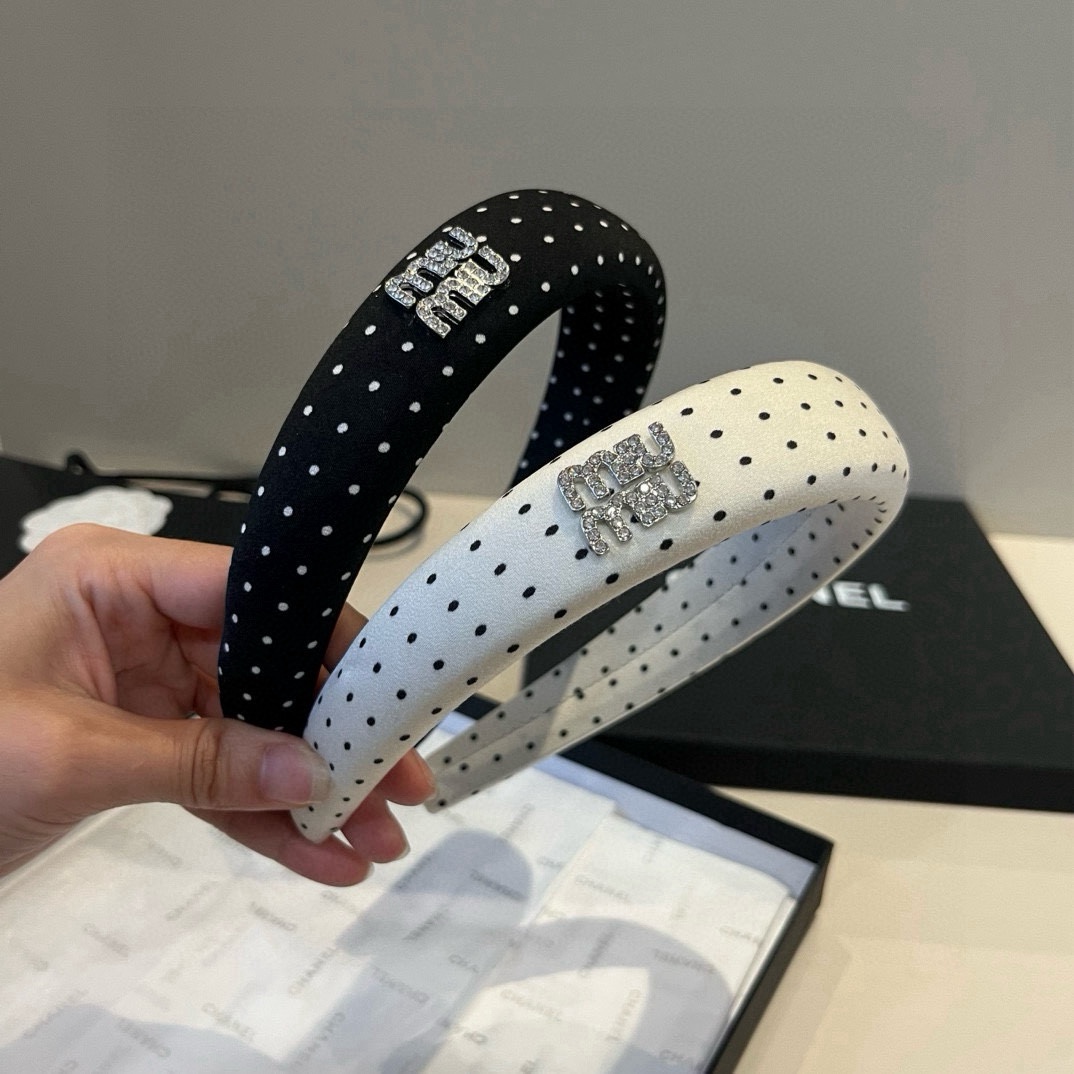 🆕

miumiu缪缪新款发箍