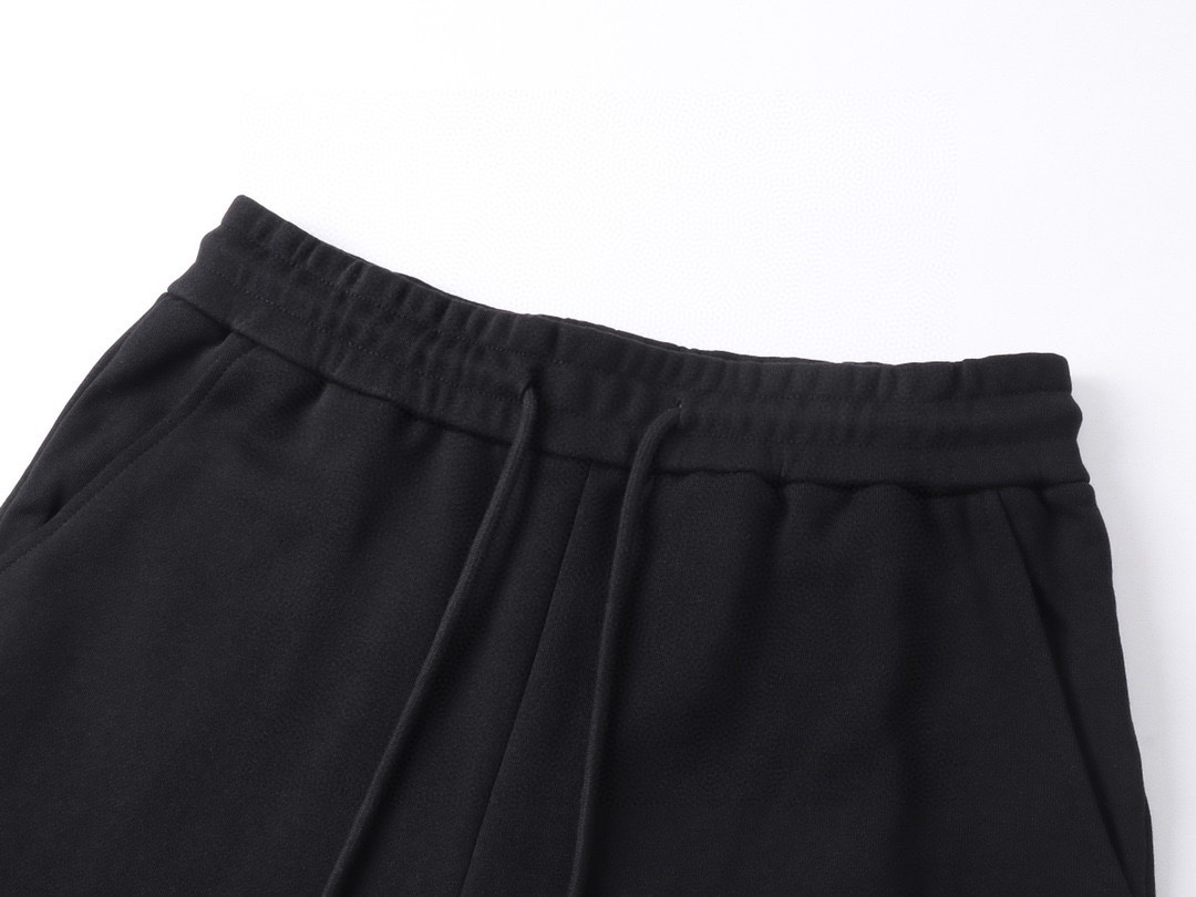 盟可睐 蒙口/ 夏季新款 经典小标刺绣休闲短裤黑色/白色