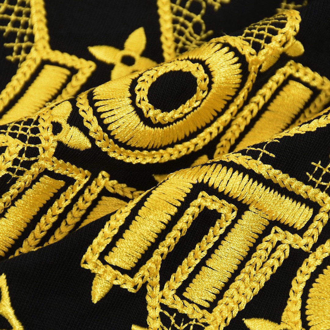 路易威登/Louis Vuitton 夏季新款 前后立体字母刺绣圆领短袖T恤 白色/黑色