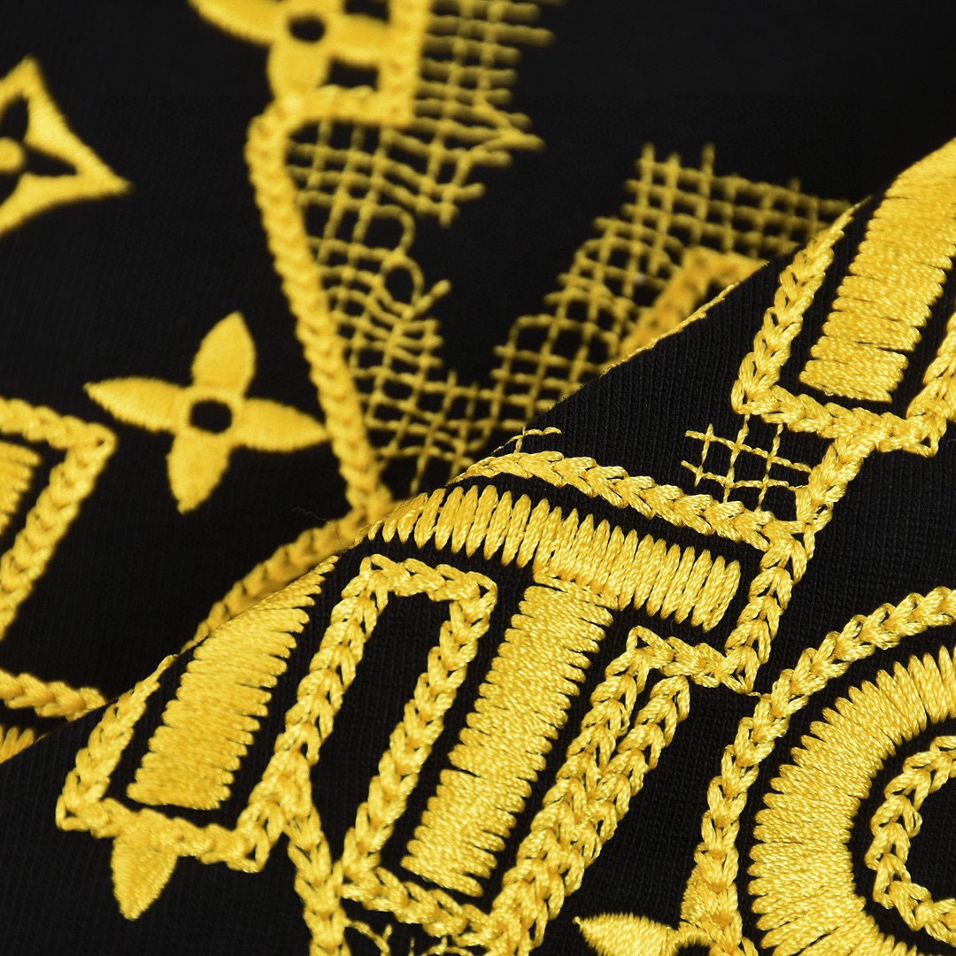 路易威登/Louis Vuitton 夏季新款 前后立体字母刺绣圆领短袖T恤 白色/黑色