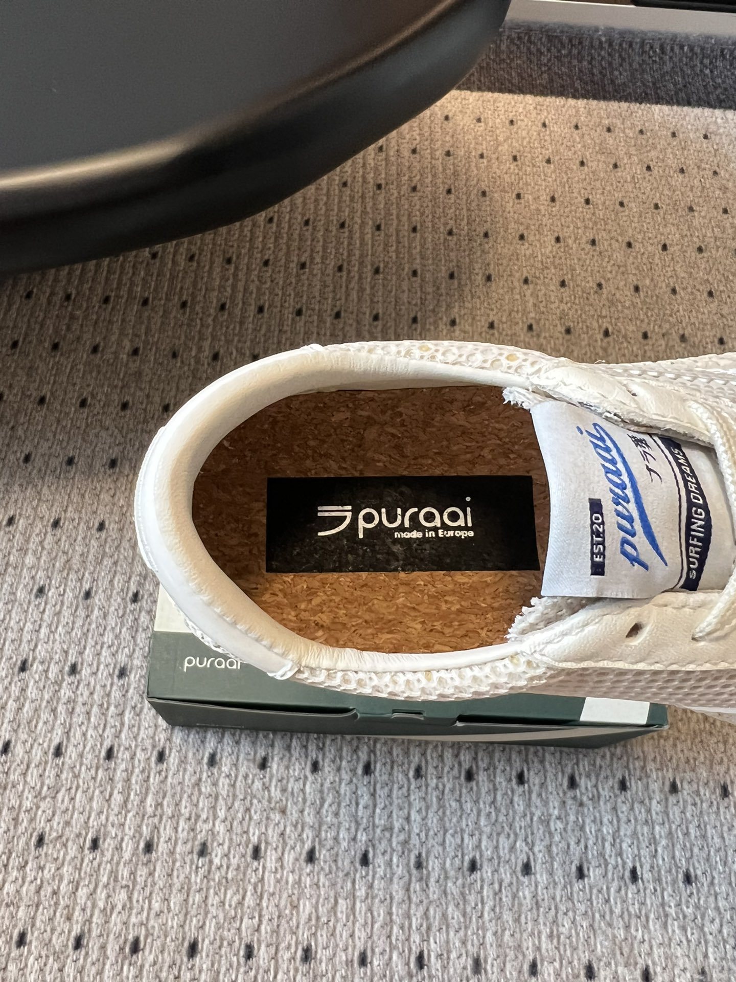 Puraai Polly 25SS复古板鞋主打环保材料的潮流品牌Puraai的25春夏新鞋款
软皮