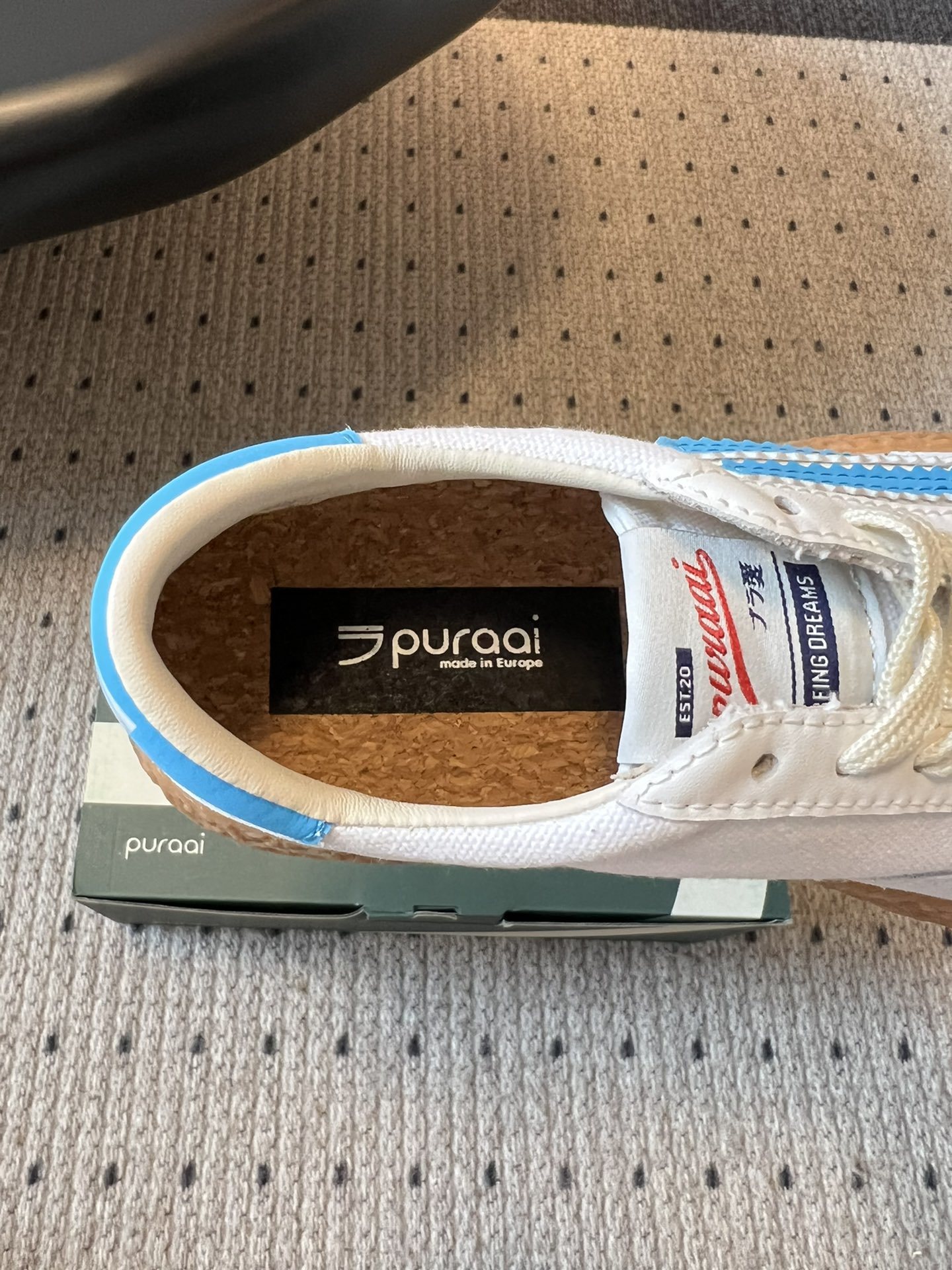 Puraai Polly 25SS复古板鞋主打环保材料的潮流品牌Puraai的25春夏新鞋款
软皮