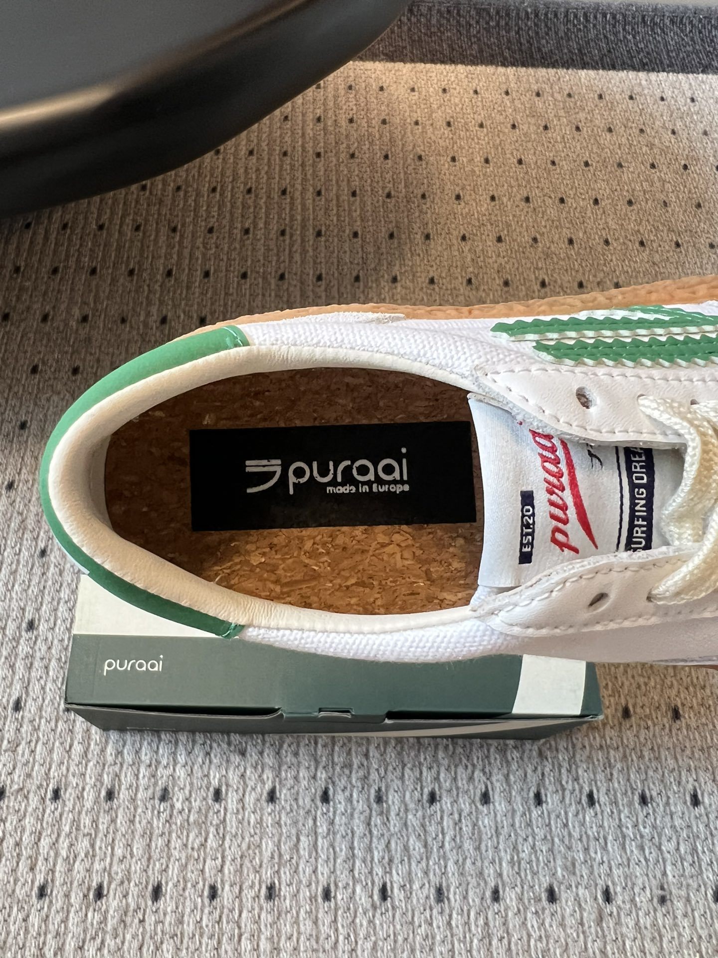 Puraai Polly 25SS复古板鞋主打环保材料的潮流品牌Puraai的25春夏新鞋款
软皮