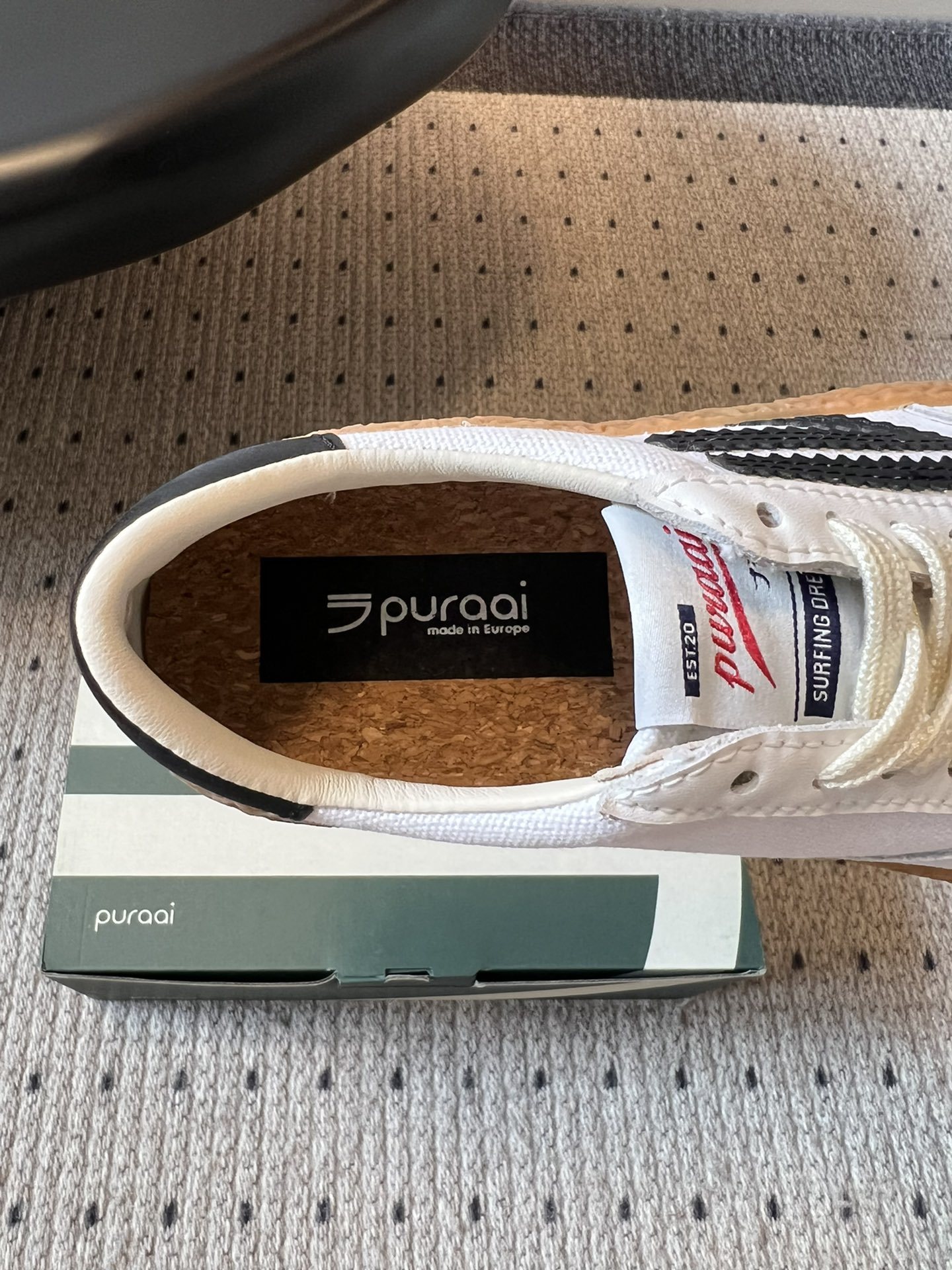 Puraai Polly 25SS复古板鞋主打环保材料的潮流品牌Puraai的25春夏新鞋款
软皮