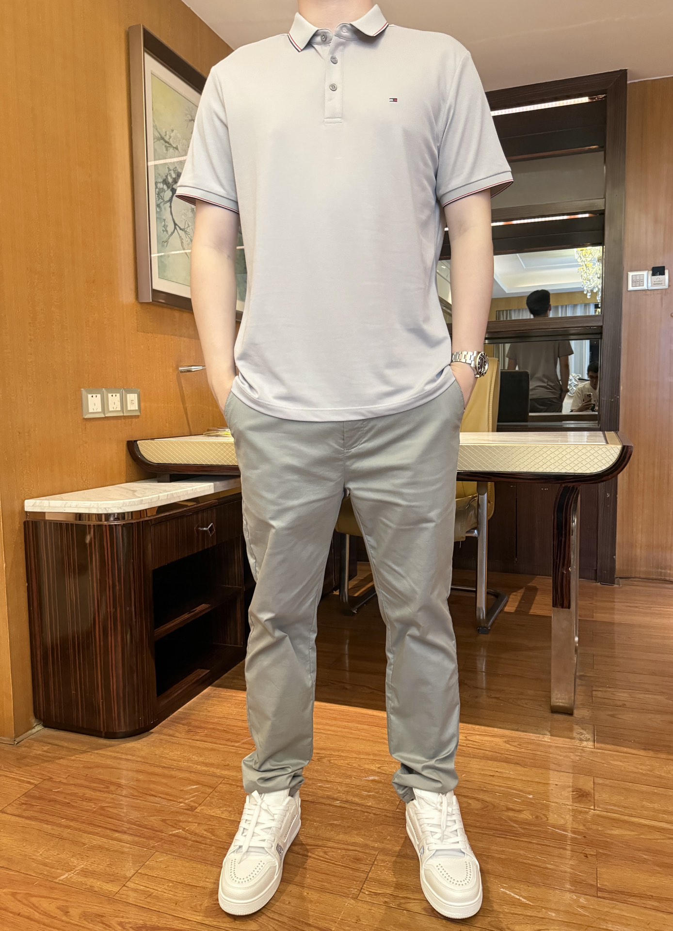 NO:459499,Tommy-2025 counter latest hot-selling Polo, London counter hot-selling items!  Selected Italian imported fine cotton fabrics with the latest designs, brand embroidery on the chest highlights taste, business and casual boutique. Size: 48-56 (model 180/140 wears 50, with Hong Kong Lane Crawford gift box packaging), alexander wang19860909汤米-2025专柜最新爆款Polo出货 伦敦专柜热销单品！精选意大利进口精棉面料搭配最新的设计,胸口的品牌刺绣彰显品味 商务休闲精品.尺码:48-56（模特180/140穿50,配香港连卡佛礼盒包装）,,alexander wang,Men's clothing