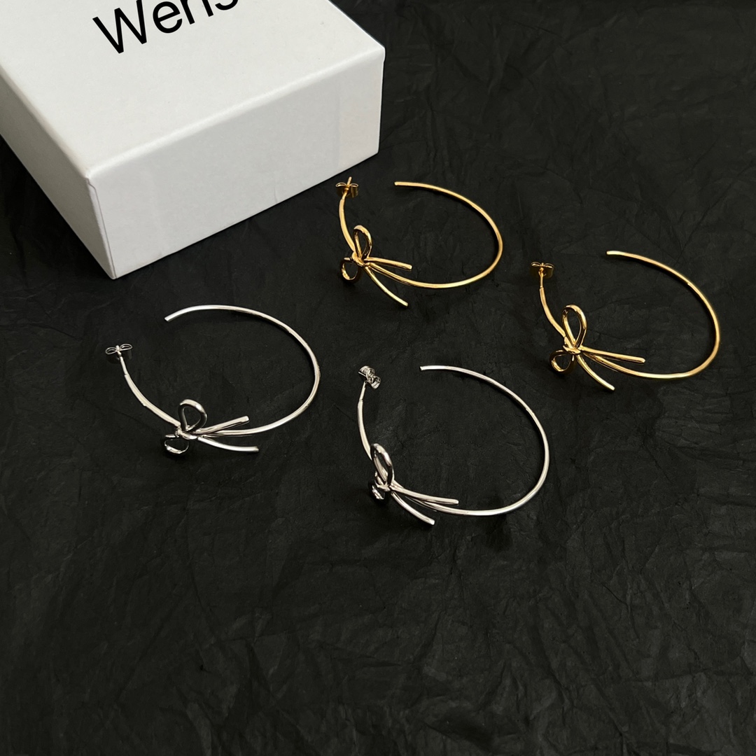 【】Wens  耳环  爆款新品 精致耐看 华丽登场，整体细节非常令人惊喜，典雅而时尚，突显法式高雅气息