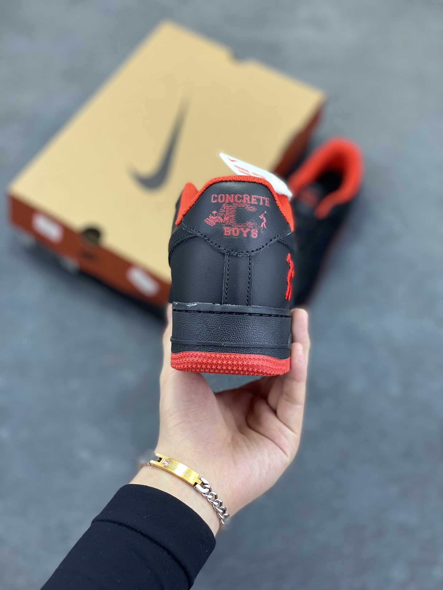 图片[4]-Nike Air Force 1 Low 空军一号低帮百搭休闲运动板鞋。柔软、弹性十足的缓震性能和出色的中底设计，横跨复古与现代的外型结合，造就出风靡全球三十多年的Force 1，直到今天还深受青睐。 货号：IH4383-200 尺码：36 36.5 37.5 38 38.5 39 40 40.5 41 42 42.5 43 44 44.5 45-选品中心