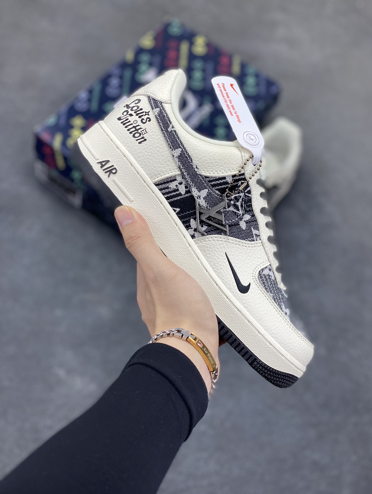 高端定制Nike Air Force 1 \’07 Low 路易威登LV联名— 白黑牛仔印花 高端定制 低帮休闲板鞋 定制鞋盒 大厂纯原品质出货 超高清洁度 皮料切割干净无任何毛边 细节完美 货号:DK0798-001 尺码:36 36.5 37.5 38 38.5 39 40 40.5 41 42 42.5 43 44 44.5 45-选品中心