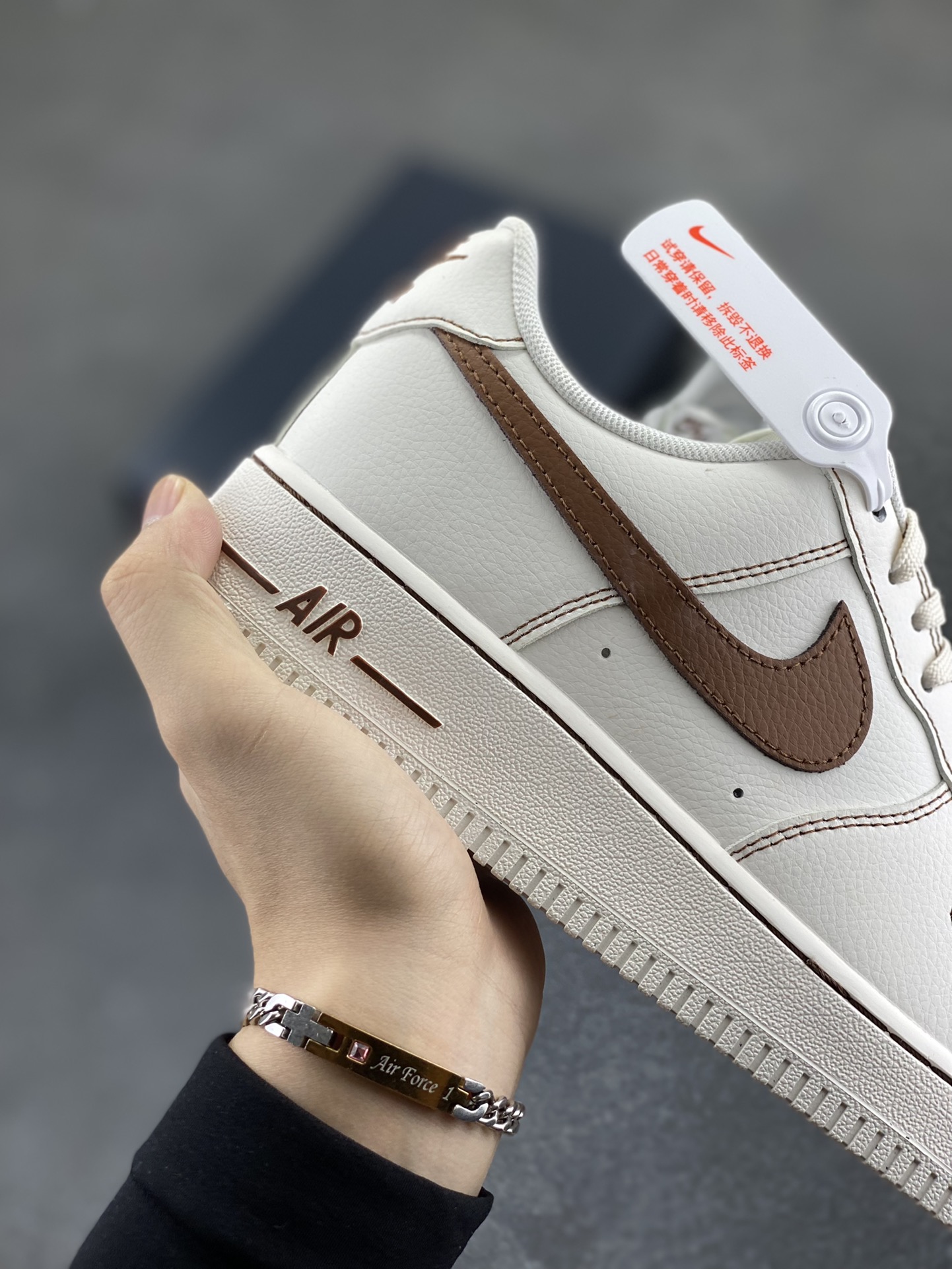 图片[6]-Nike Air Force 1 Low 白黄 原楦头原纸板 打造纯正空军版型 专注外贸渠道 全掌内置蜂窝气垫 原盒配件 原厂中底钢印、拉帮完美 货号：HQ2037-101 尺码：36 36.5 37.5 38 38.5 39 40 40.5 41 42 42.5 43 44 44.5 45-选品中心