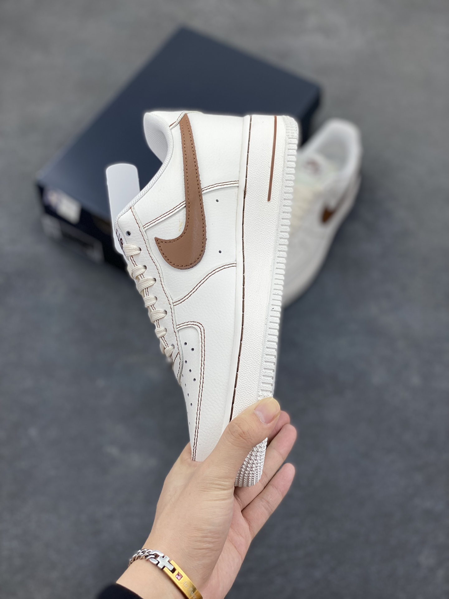 图片[3]-Nike Air Force 1 Low 白黄 原楦头原纸板 打造纯正空军版型 专注外贸渠道 全掌内置蜂窝气垫 原盒配件 原厂中底钢印、拉帮完美 货号：HQ2037-101 尺码：36 36.5 37.5 38 38.5 39 40 40.5 41 42 42.5 43 44 44.5 45-选品中心