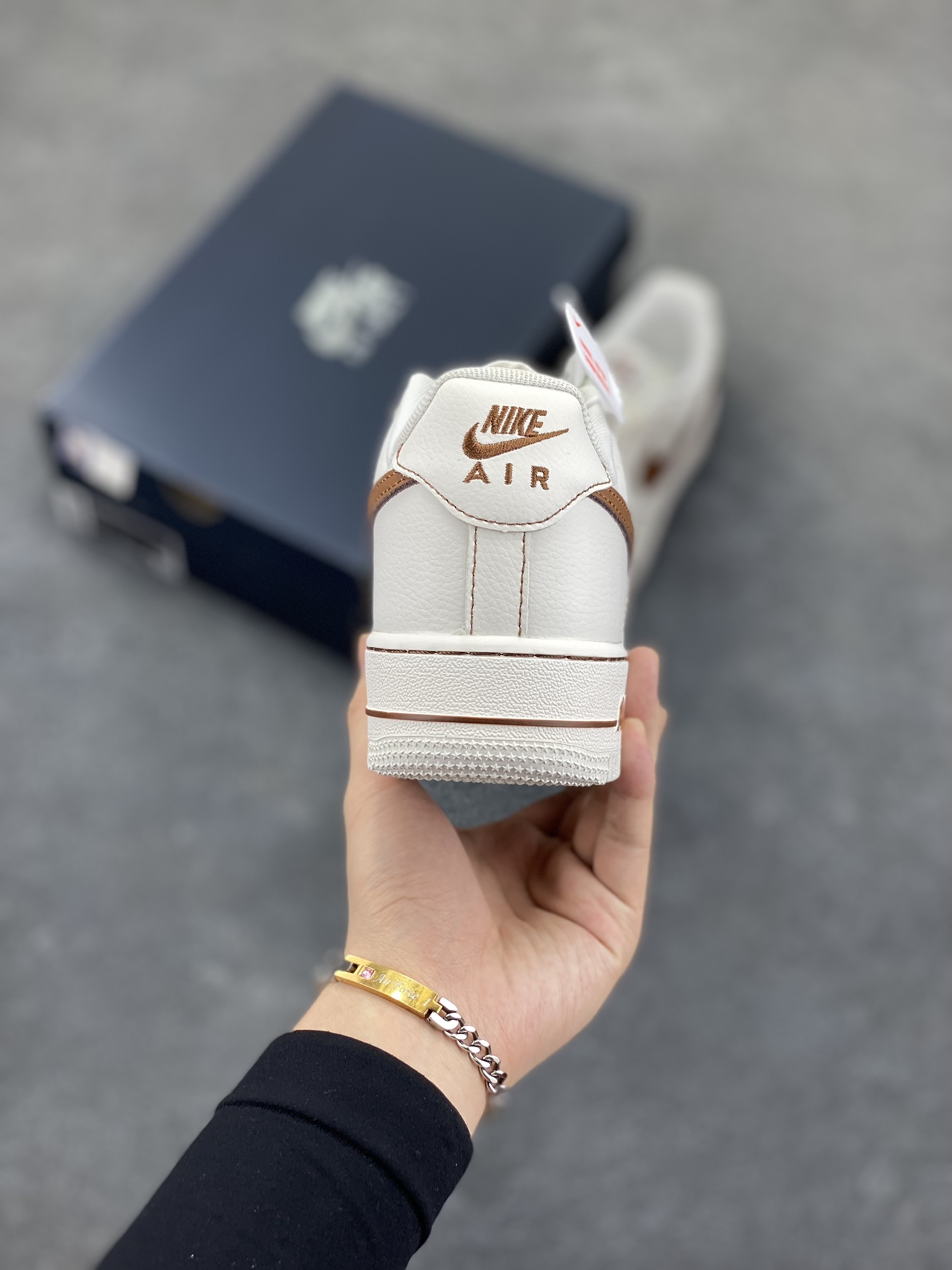 图片[4]-Nike Air Force 1 Low 白黄 原楦头原纸板 打造纯正空军版型 专注外贸渠道 全掌内置蜂窝气垫 原盒配件 原厂中底钢印、拉帮完美 货号：HQ2037-101 尺码：36 36.5 37.5 38 38.5 39 40 40.5 41 42 42.5 43 44 44.5 45-选品中心
