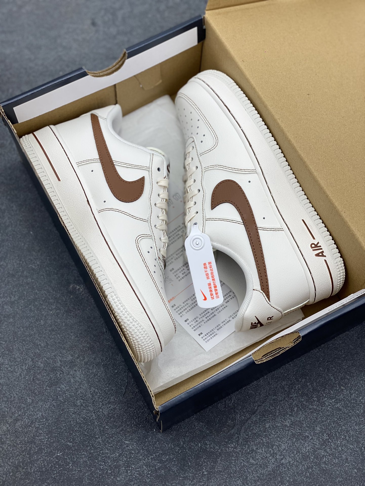 图片[9]-Nike Air Force 1 Low 白黄 原楦头原纸板 打造纯正空军版型 专注外贸渠道 全掌内置蜂窝气垫 原盒配件 原厂中底钢印、拉帮完美 货号：HQ2037-101 尺码：36 36.5 37.5 38 38.5 39 40 40.5 41 42 42.5 43 44 44.5 45-选品中心