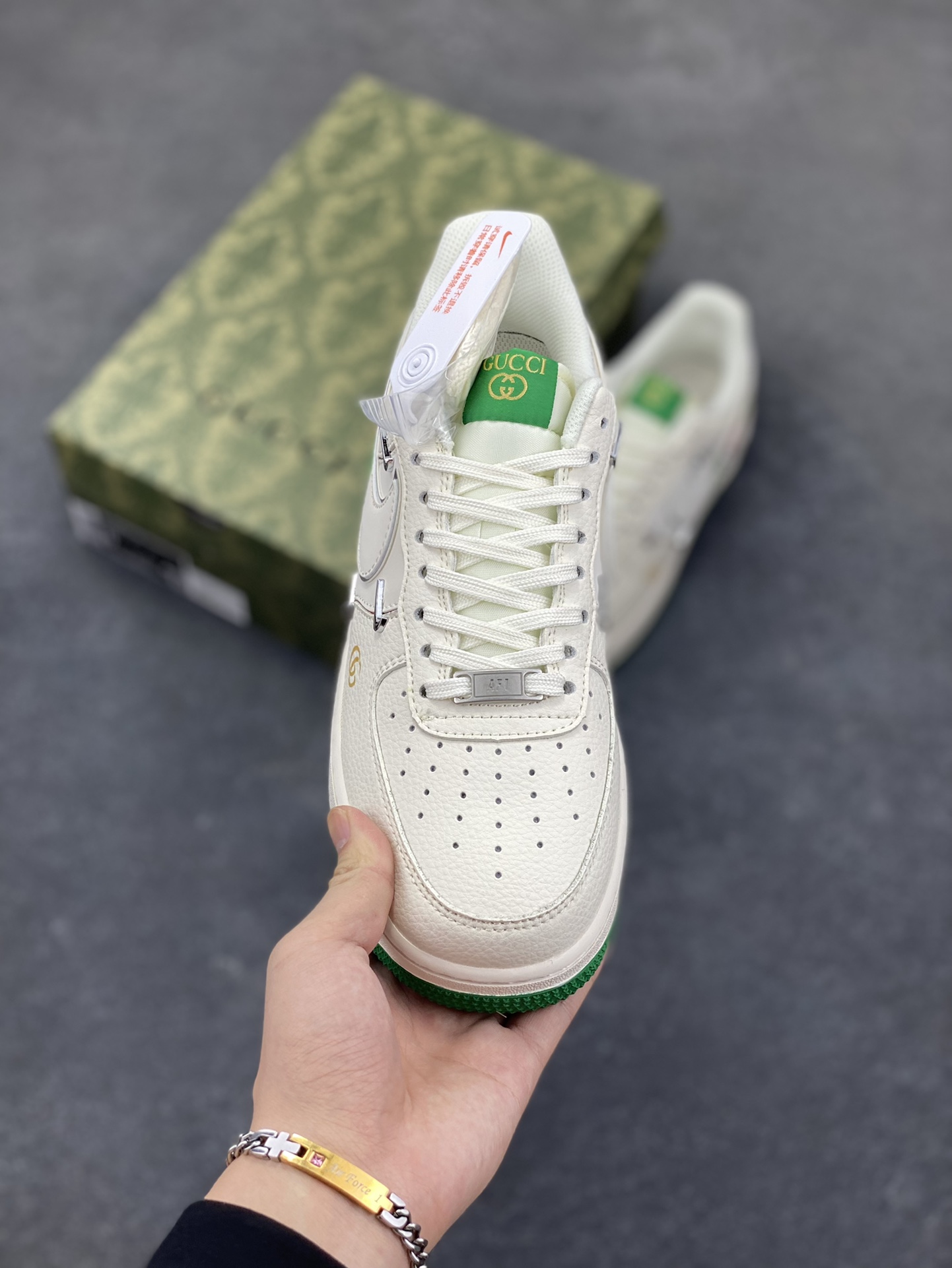 图片[2]-NIke Air Force 1 \’07 Low “古驰联名——彩绿四勾”空军一号 低帮 运动鞋 休闲鞋 折边针车 工艺难度大 原楦头原纸板 原装鞋盒 定制五金配件 内置全掌气垫 原厂鞋底 货号：XS2869-002 尺码：36 36.5 37.5 38 38.5 39 40 40.5 41 42 42.5 43 44 44.5 45-选品中心