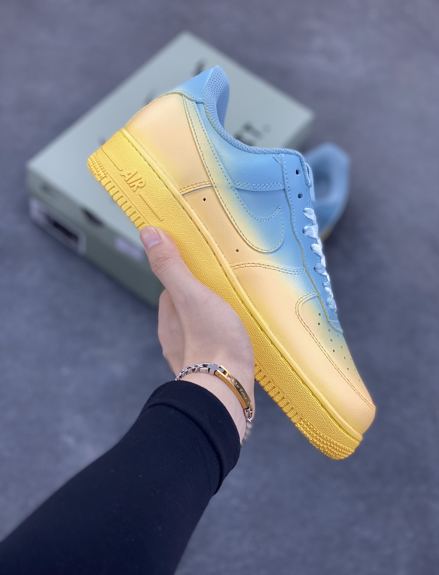 NIke Air Force 1 \’07 Low 蓝黄拼色 空军一号 低帮 运动鞋 休闲鞋 折边针车 工艺难度大 原楦头原纸板 原装鞋盒 定制五金配件 内置全掌气垫 原厂鞋底 货号:GS9875-002 尺码:36 36.5 37.5 38 38.5 39 40 40.5 41 42 42.5 43 44 44.5 45-选品中心