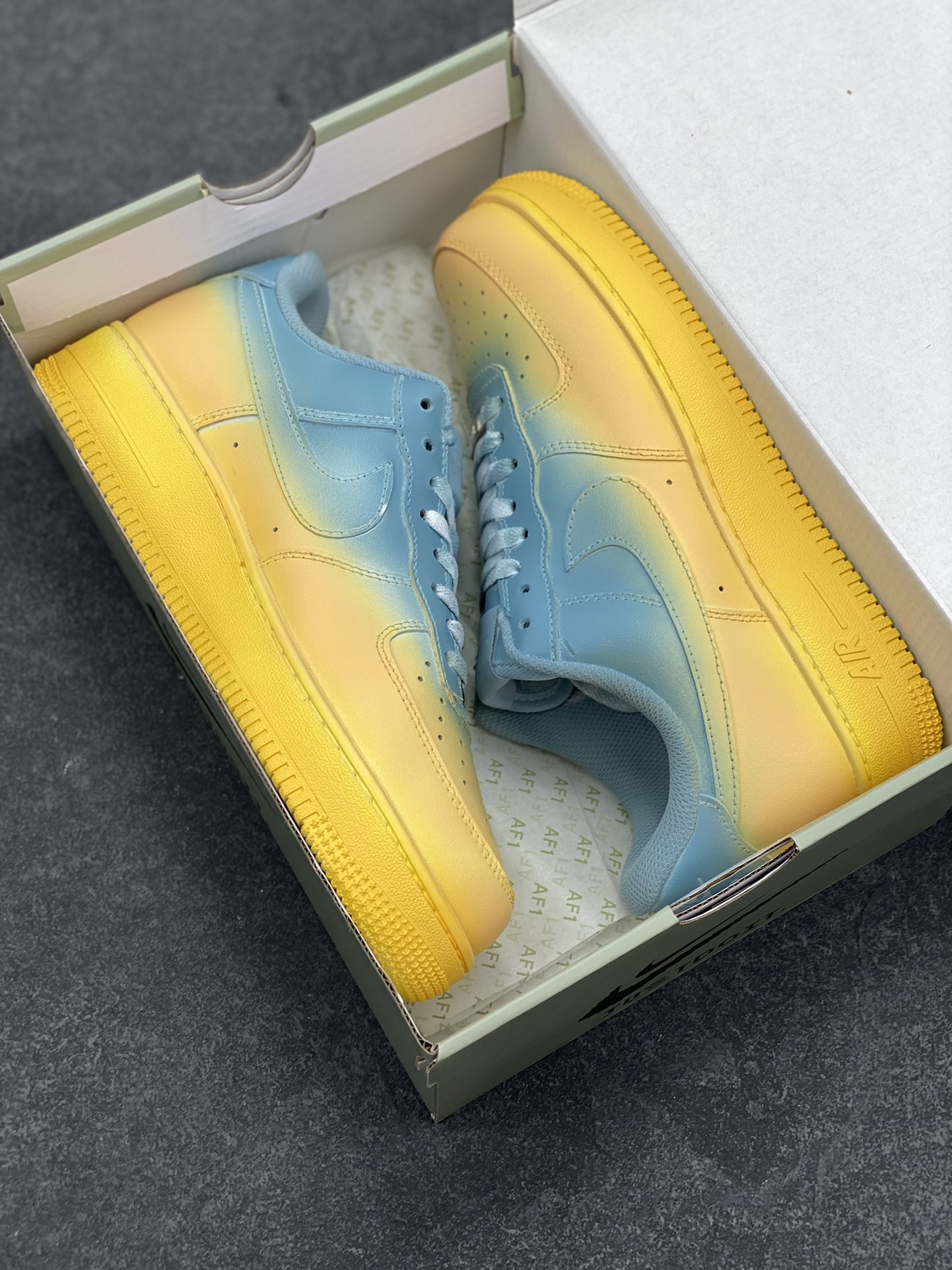 图片[9]-NIke Air Force 1 \’07 Low 蓝黄拼色 空军一号 低帮 运动鞋 休闲鞋 折边针车 工艺难度大 原楦头原纸板 原装鞋盒 定制五金配件 内置全掌气垫 原厂鞋底 货号：GS9875-002 尺码：36 36.5 37.5 38 38.5 39 40 40.5 41 42 42.5 43 44 44.5 45-选品中心