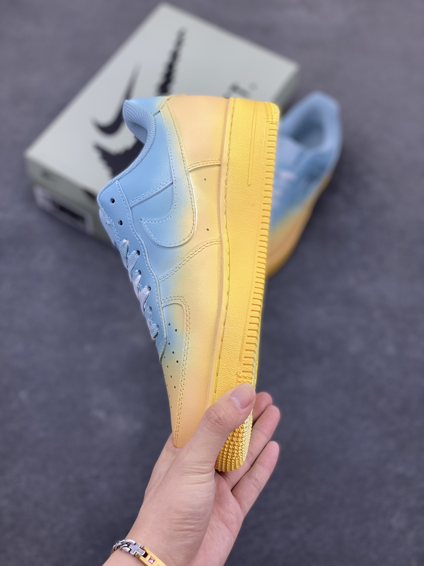 图片[3]-NIke Air Force 1 \’07 Low 蓝黄拼色 空军一号 低帮 运动鞋 休闲鞋 折边针车 工艺难度大 原楦头原纸板 原装鞋盒 定制五金配件 内置全掌气垫 原厂鞋底 货号：GS9875-002 尺码：36 36.5 37.5 38 38.5 39 40 40.5 41 42 42.5 43 44 44.5 45-选品中心
