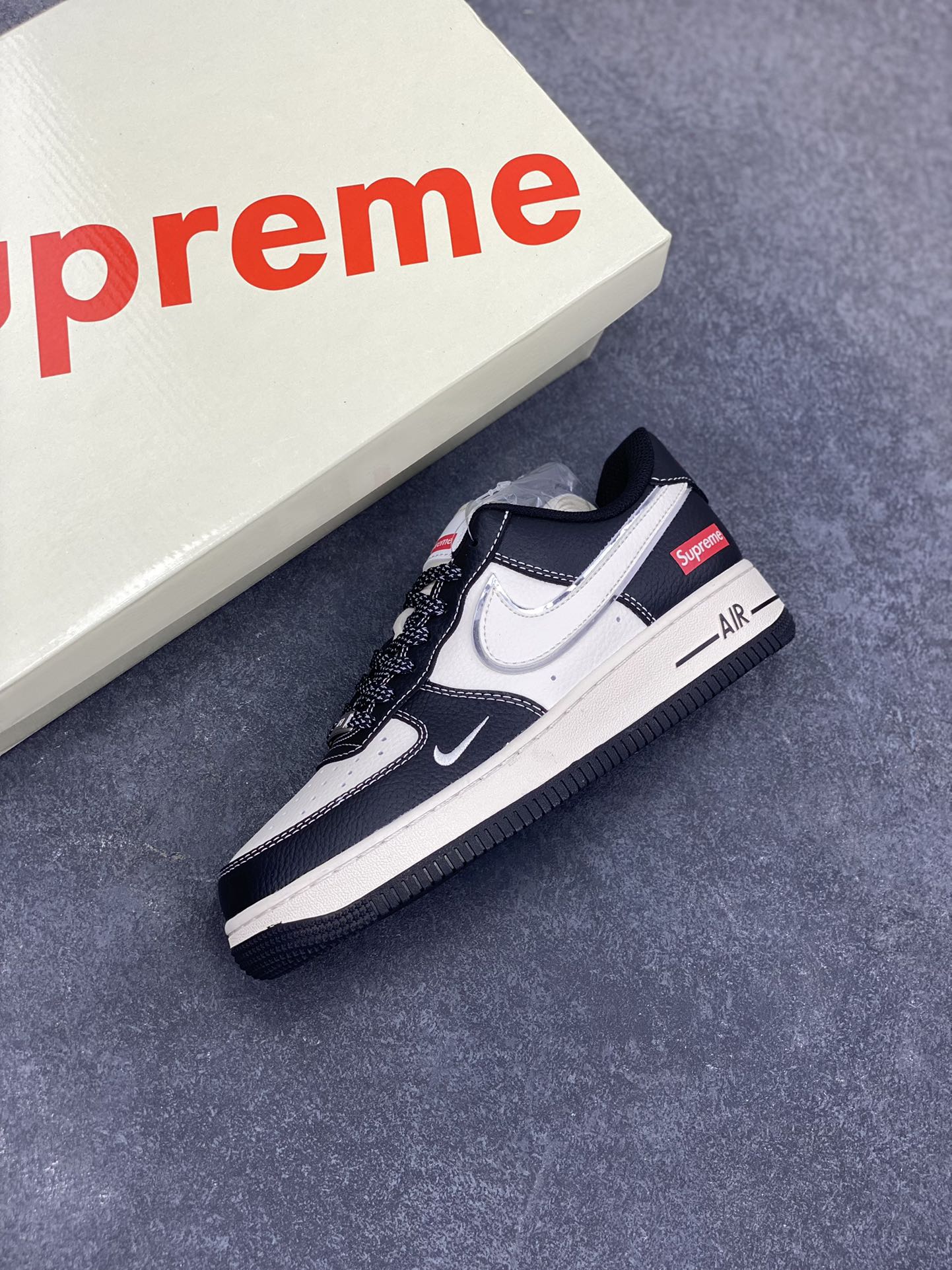 图片[7]-Nike Air Force 1 Low 空军一号低帮百搭休闲运动板鞋。柔软、弹性十足的缓震性能和出色的中底设计，横跨复古与现代的外型结合，造就出风靡全球三十多年的Force 1，直到今天还深受青睐。 货号：XZ6188-316 尺码：36 36.5 37.5 38 38.5 39 40 40.5 41 42 42.5 43 44 44.5 45-选品中心