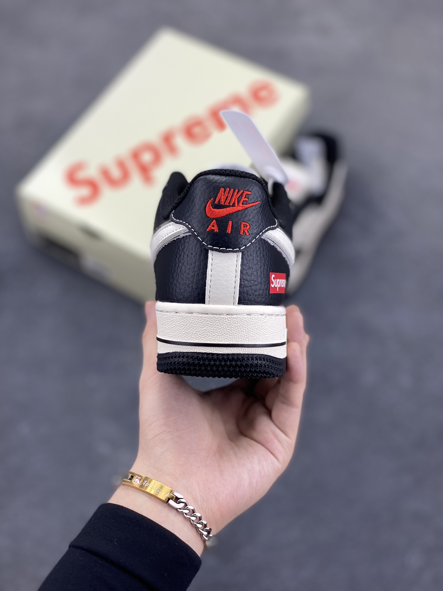 图片[4]-Nike Air Force 1 Low 空军一号低帮百搭休闲运动板鞋。柔软、弹性十足的缓震性能和出色的中底设计，横跨复古与现代的外型结合，造就出风靡全球三十多年的Force 1，直到今天还深受青睐。 货号：XZ6188-316 尺码：36 36.5 37.5 38 38.5 39 40 40.5 41 42 42.5 43 44 44.5 45-选品中心