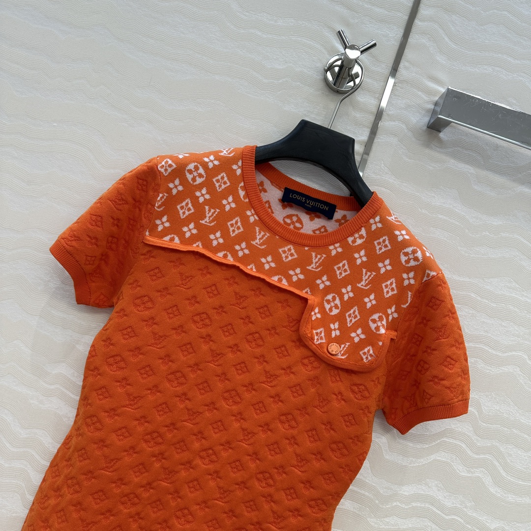 “Custom Navy Blue Monogram Knit Short Sleeve Top for Spring & Summer Vacation” - 图片 2