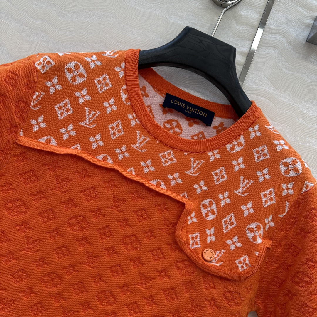“Custom Navy Blue Monogram Knit Short Sleeve Top for Spring & Summer Vacation” - 图片 4