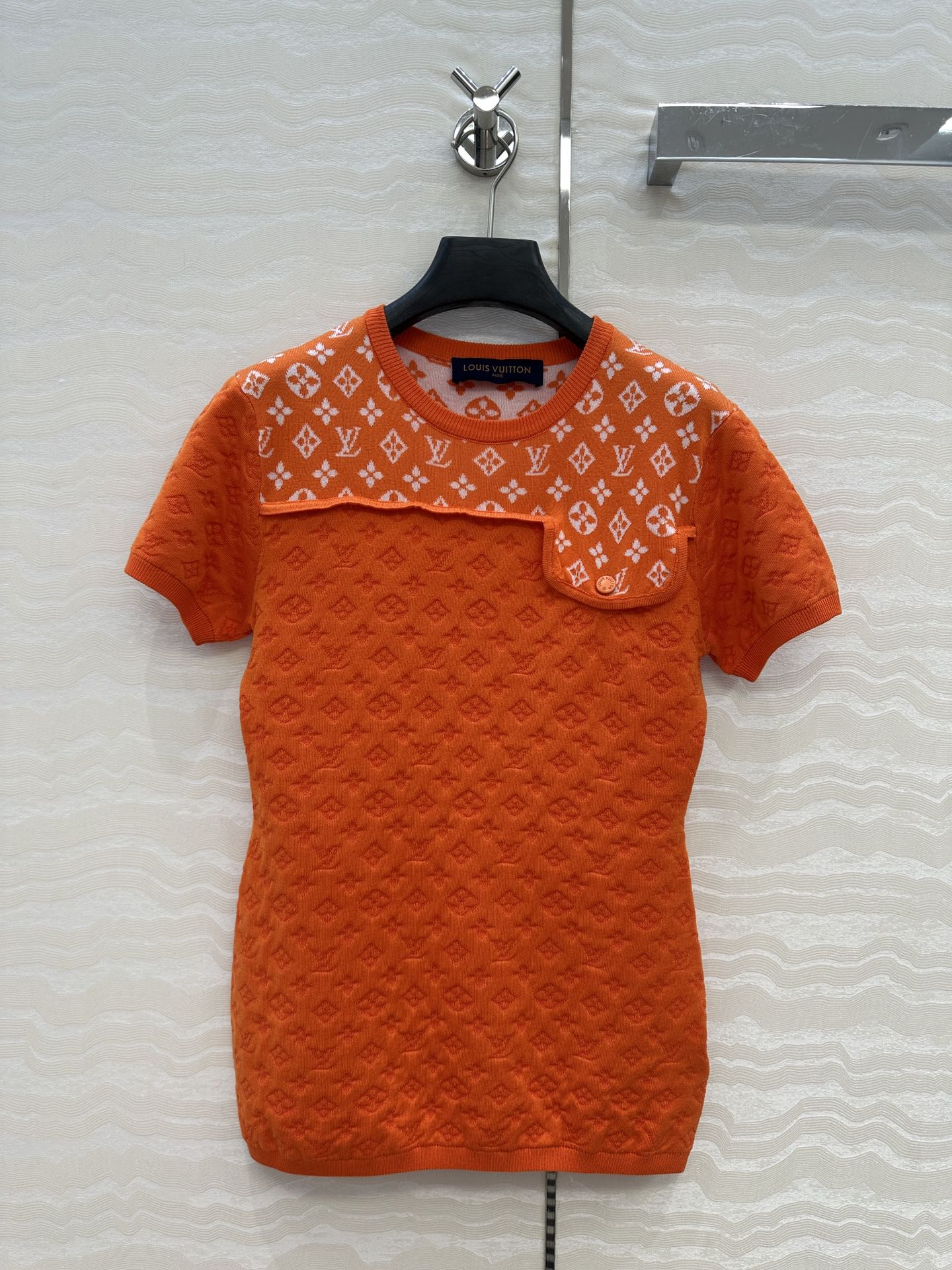 “Custom Navy Blue Monogram Knit Short Sleeve Top for Spring & Summer Vacation” - 图片 1