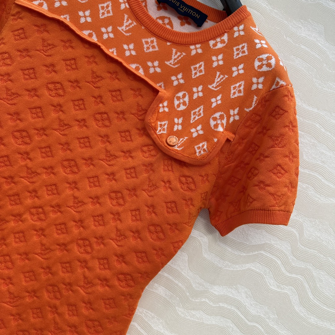 “Custom Navy Blue Monogram Knit Short Sleeve Top for Spring & Summer Vacation” - 图片 3