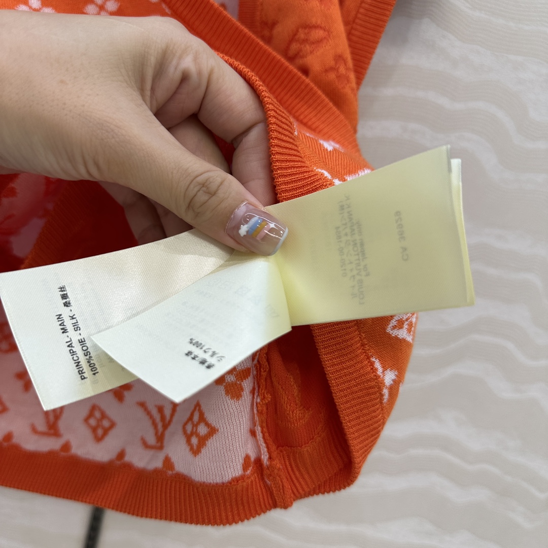 独家首发❤️原单品质！25s春夏 度假新品针织抹胸小背心，定制海军蓝MONOGRAM提花撞色。18针徳国