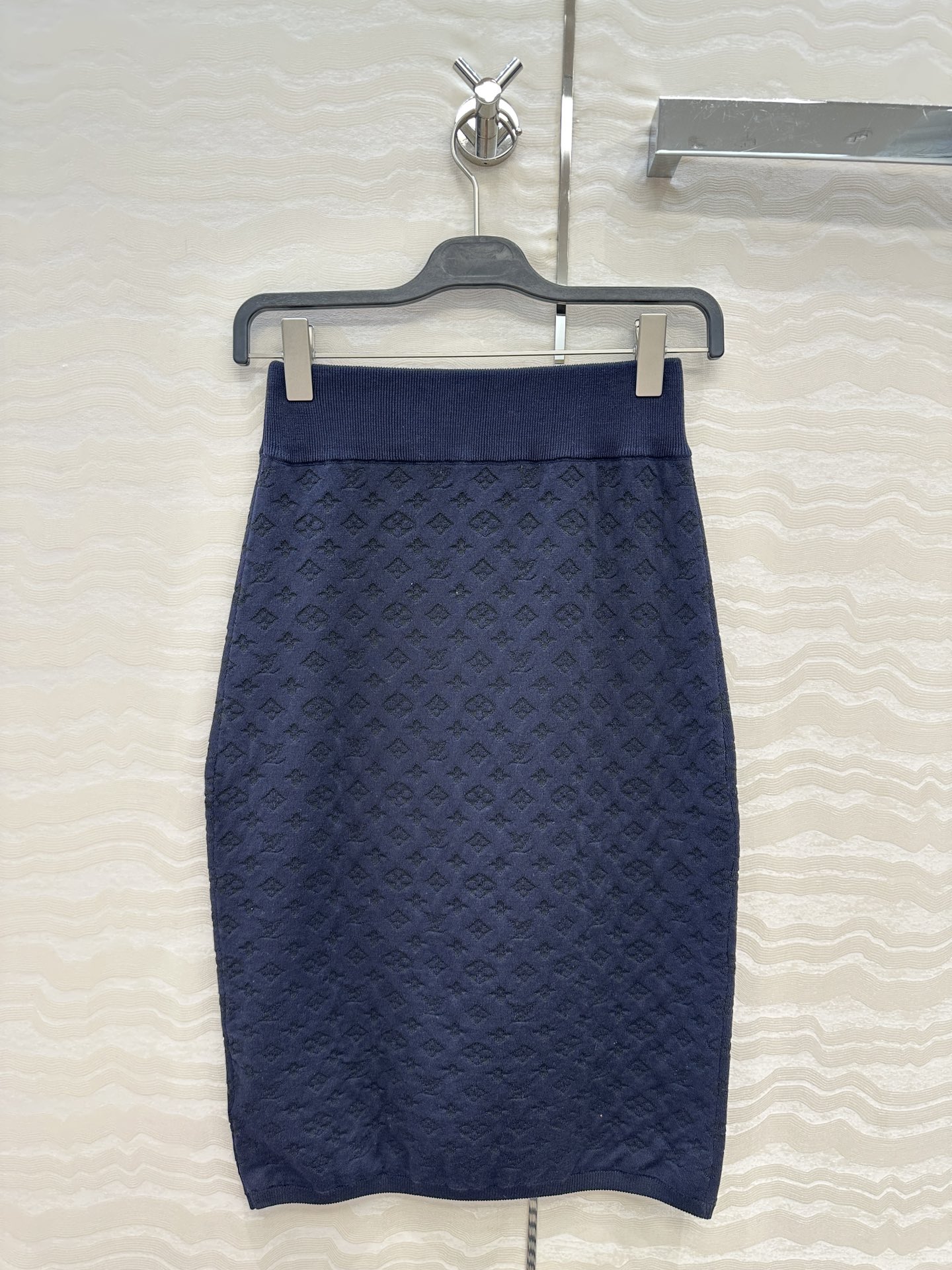独家首发❤️原单品质！25s春夏 度假新品针织半裙。定制海军蓝MONOGRAM提花撞色。18针徳国机圆桶