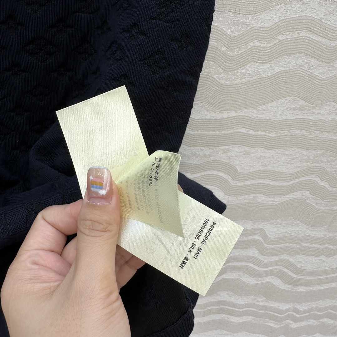 独家首发❤️原单品质！25s春夏 度假新品针织半裙。定制海军蓝MONOGRAM提花撞色。18针徳国机圆桶